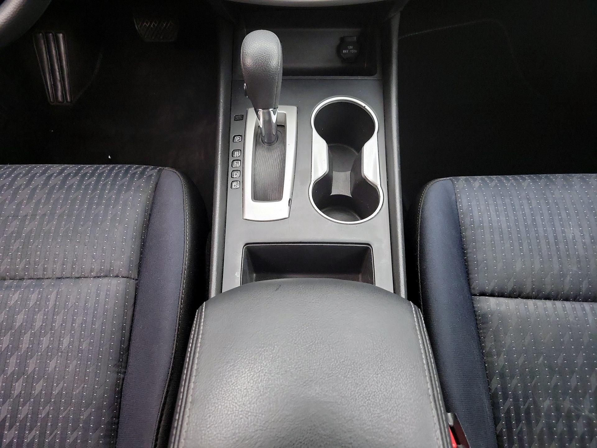 Thumbnail: 2016 Nissan Altima - 17