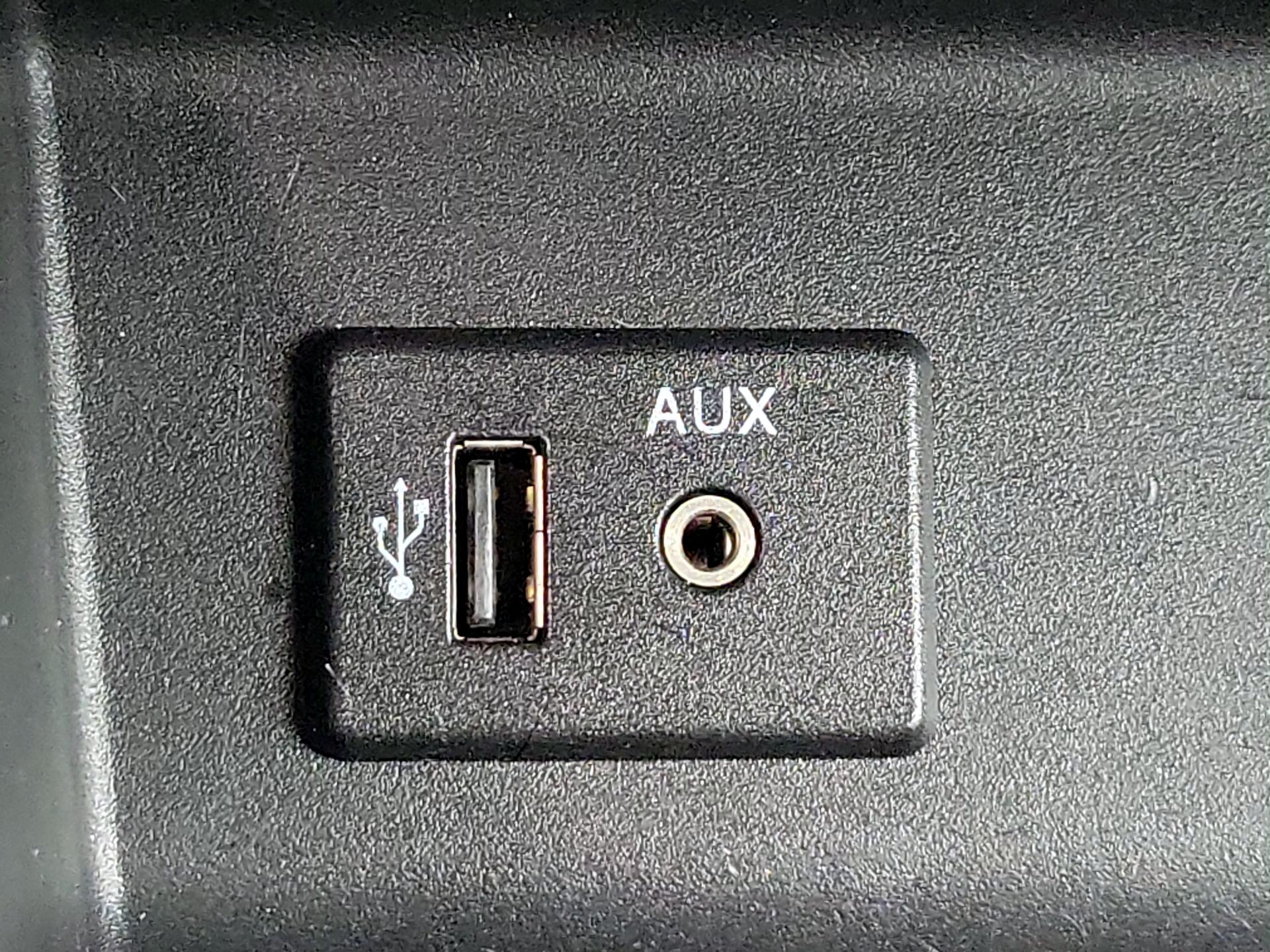 Thumbnail: 2016 Nissan Altima - 18