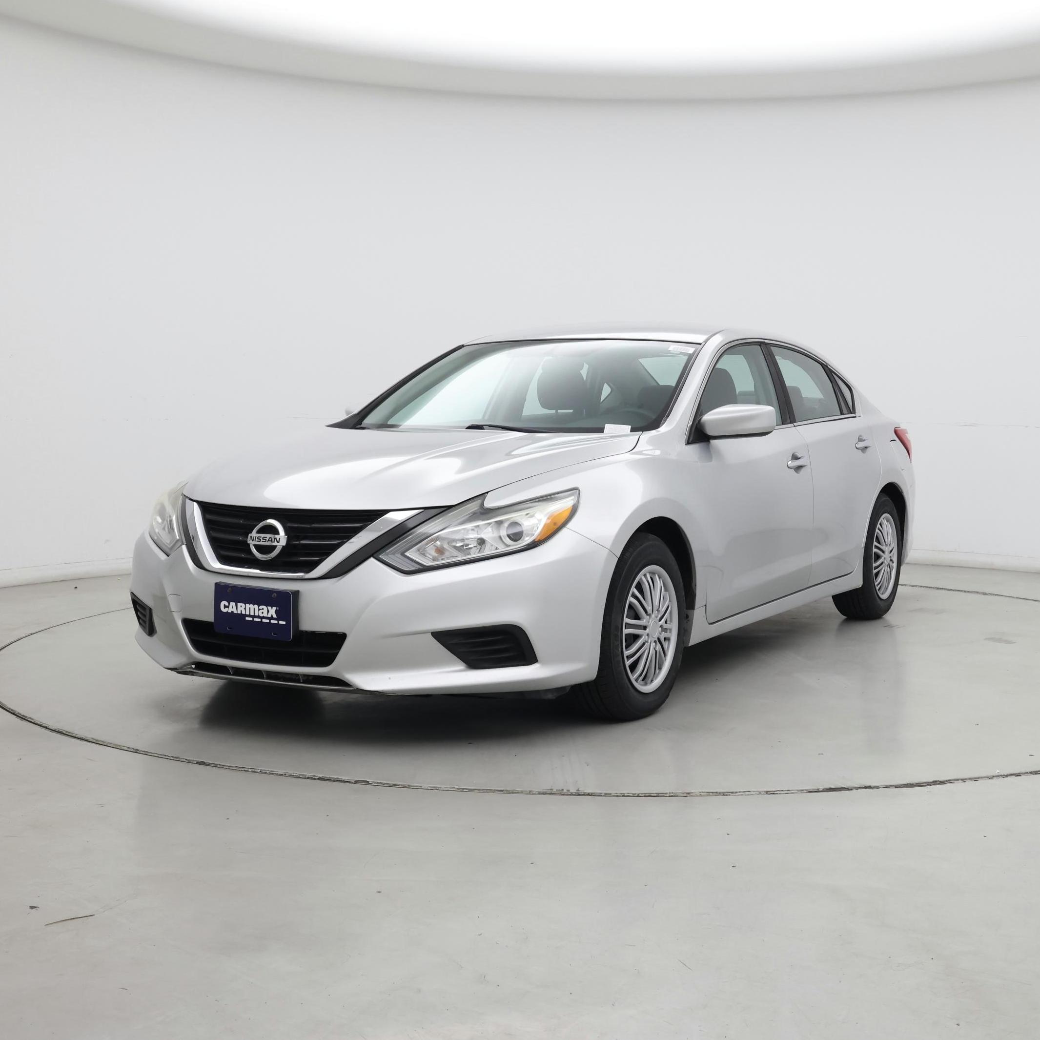 Thumbnail: 2016 Nissan Altima - 4