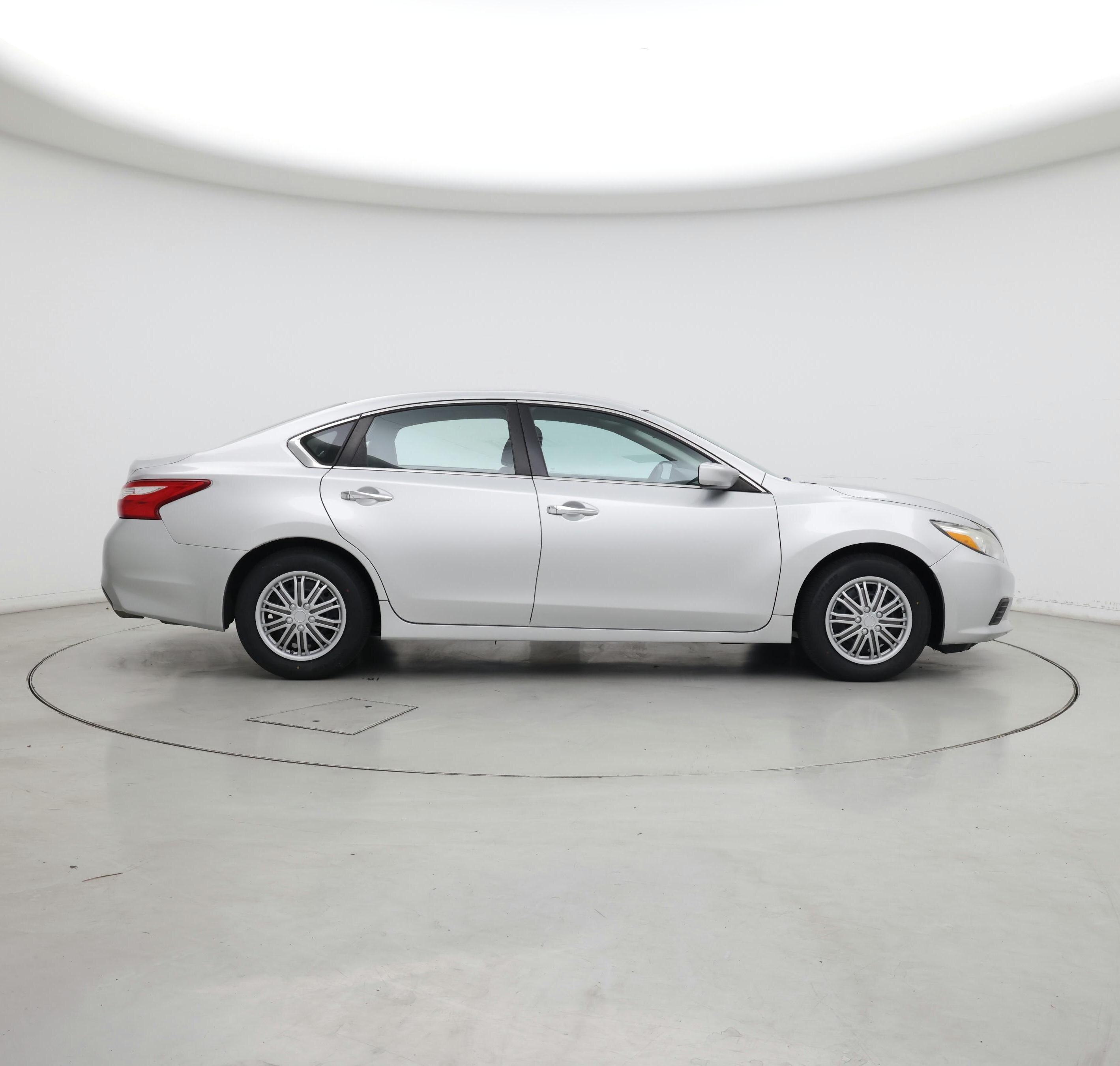 Thumbnail: 2016 Nissan Altima - 7