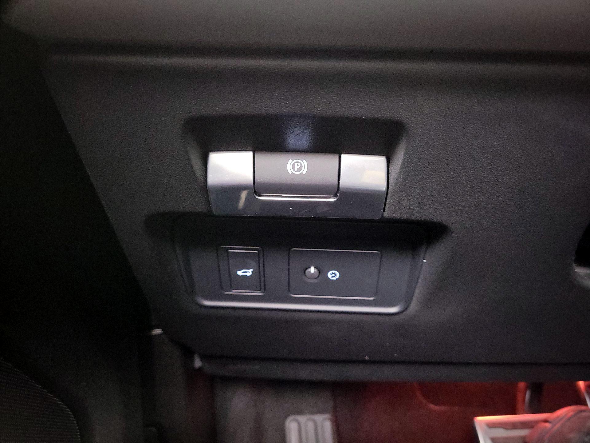 Thumbnail: 2020 Land Rover Range Rover Evoque - 13