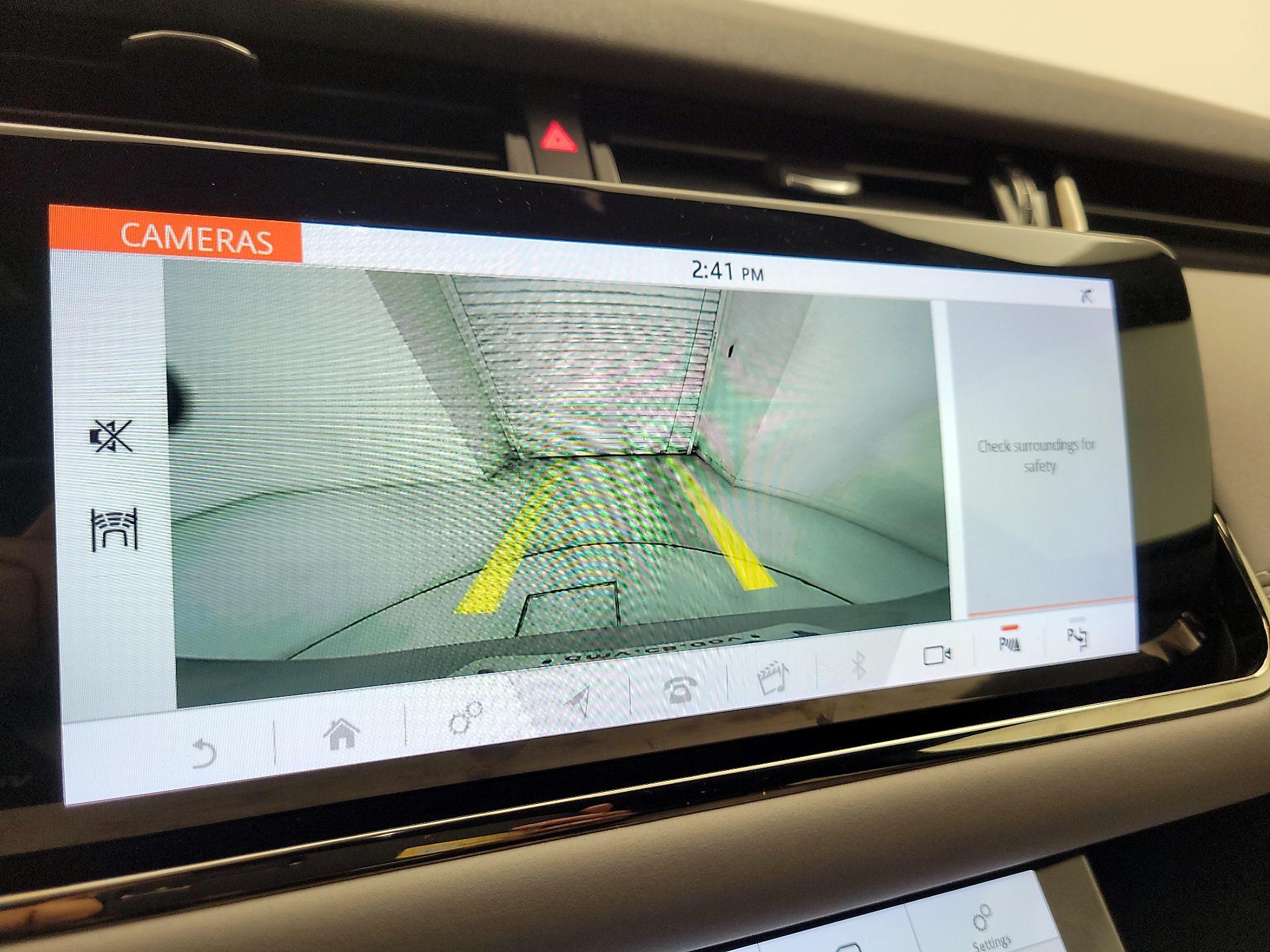 Thumbnail: 2020 Land Rover Range Rover Evoque - 15