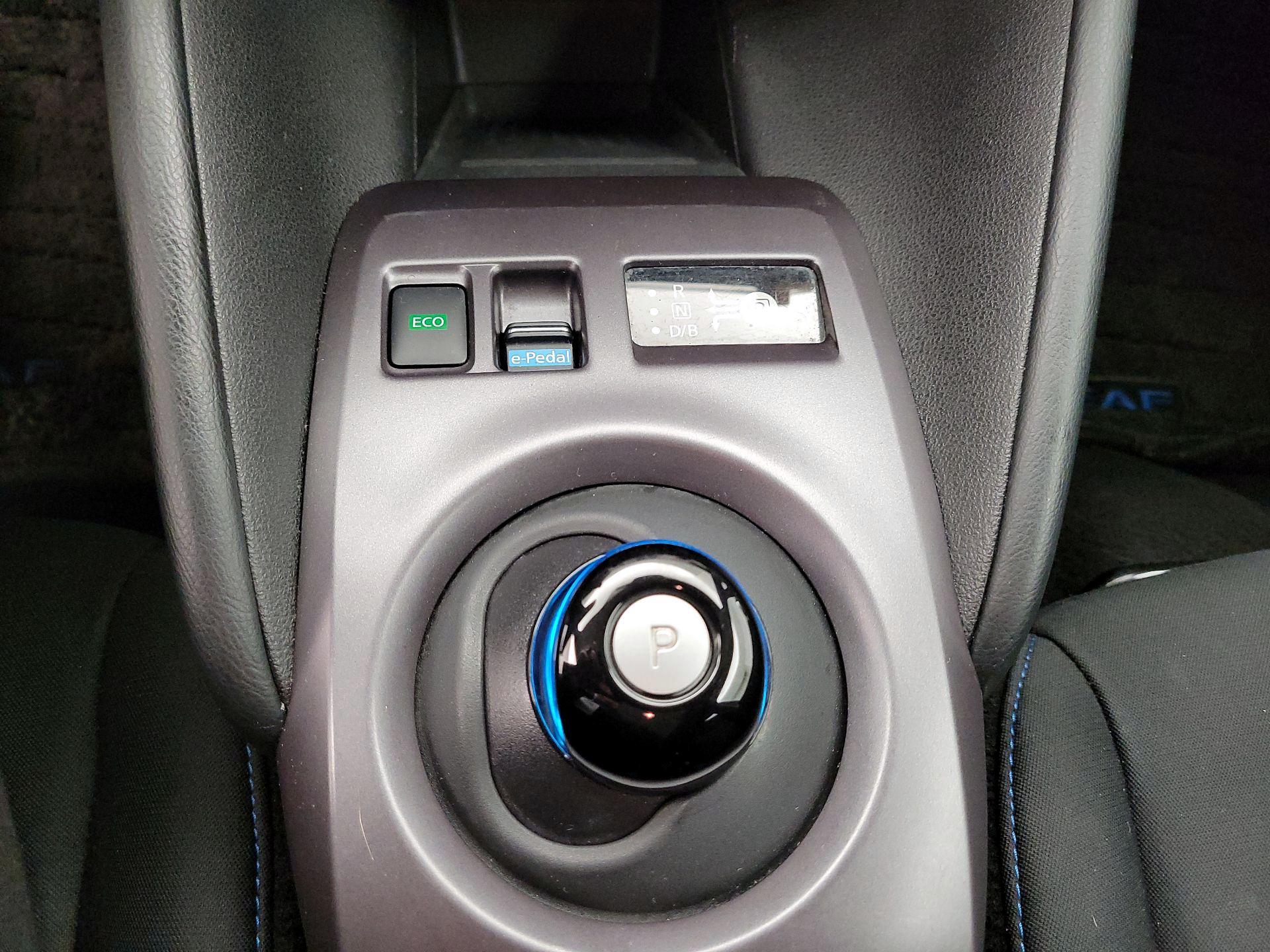 Thumbnail: 2021 Nissan Leaf - 17