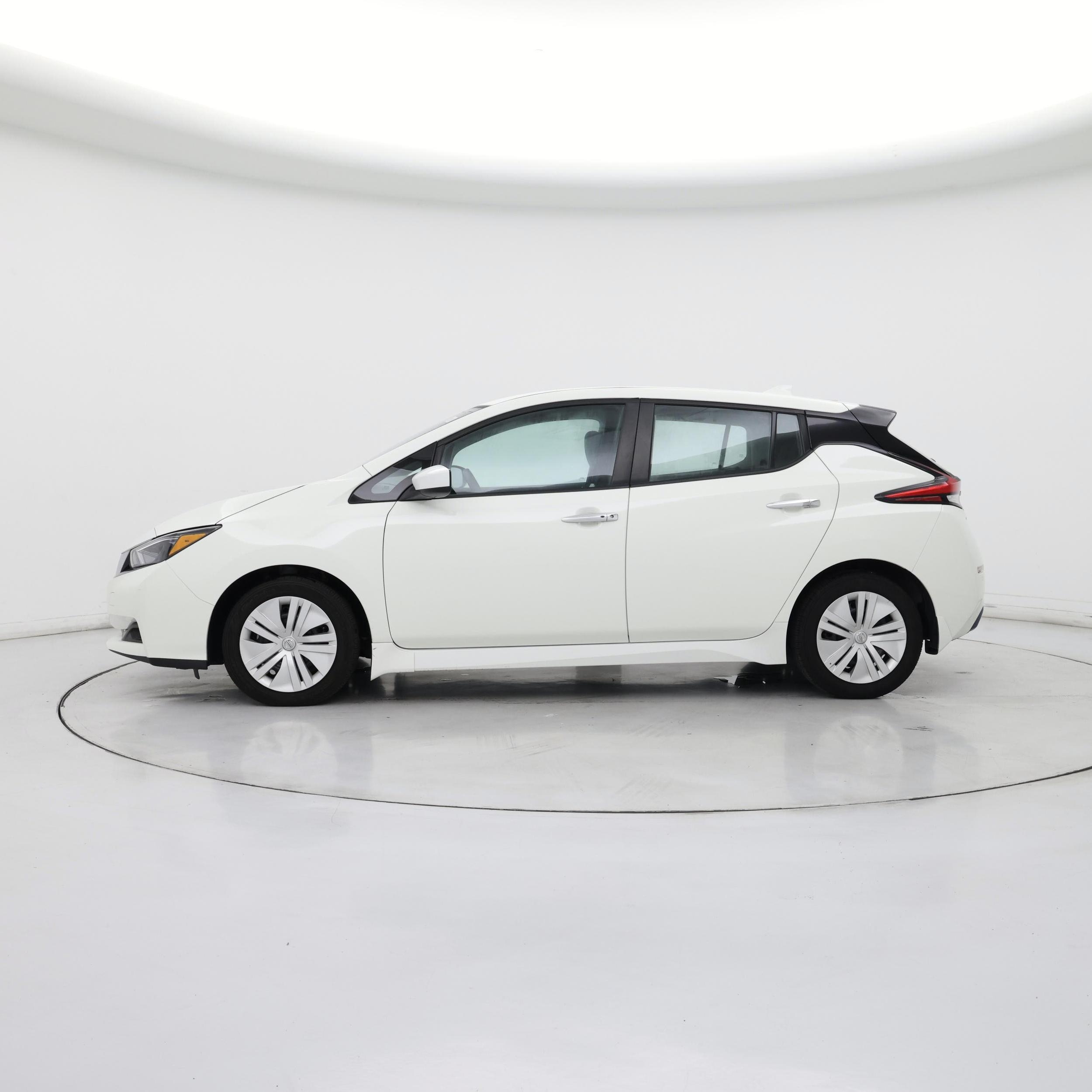 Thumbnail: 2021 Nissan Leaf - 3