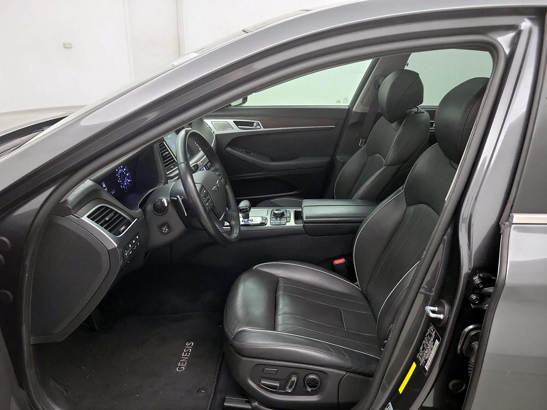 Thumbnail: 2019 Genesis G80 - 11