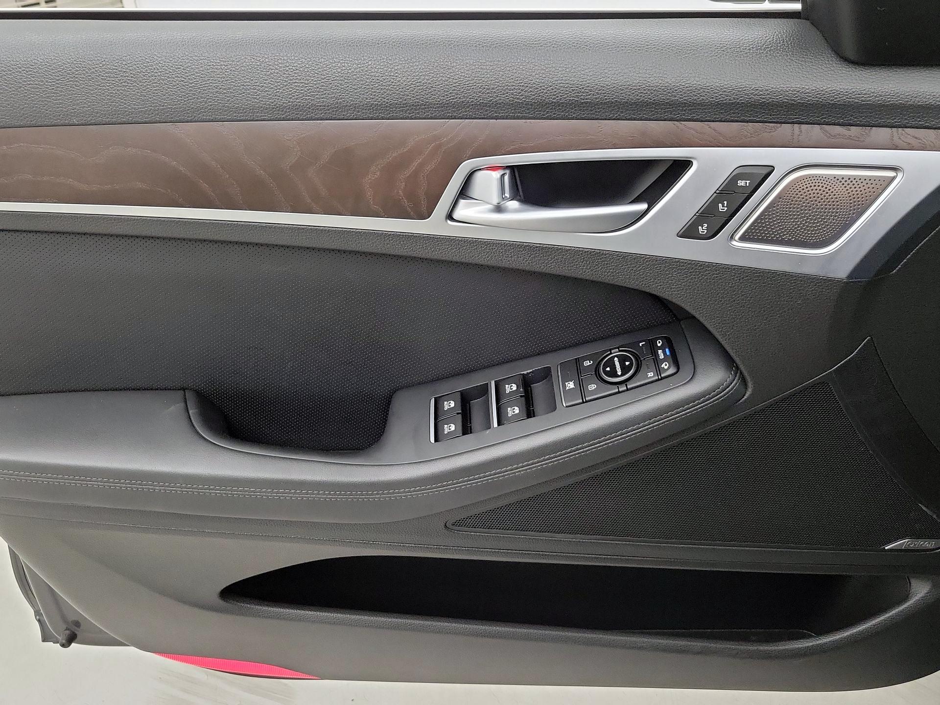 Thumbnail: 2019 Genesis G80 - 12