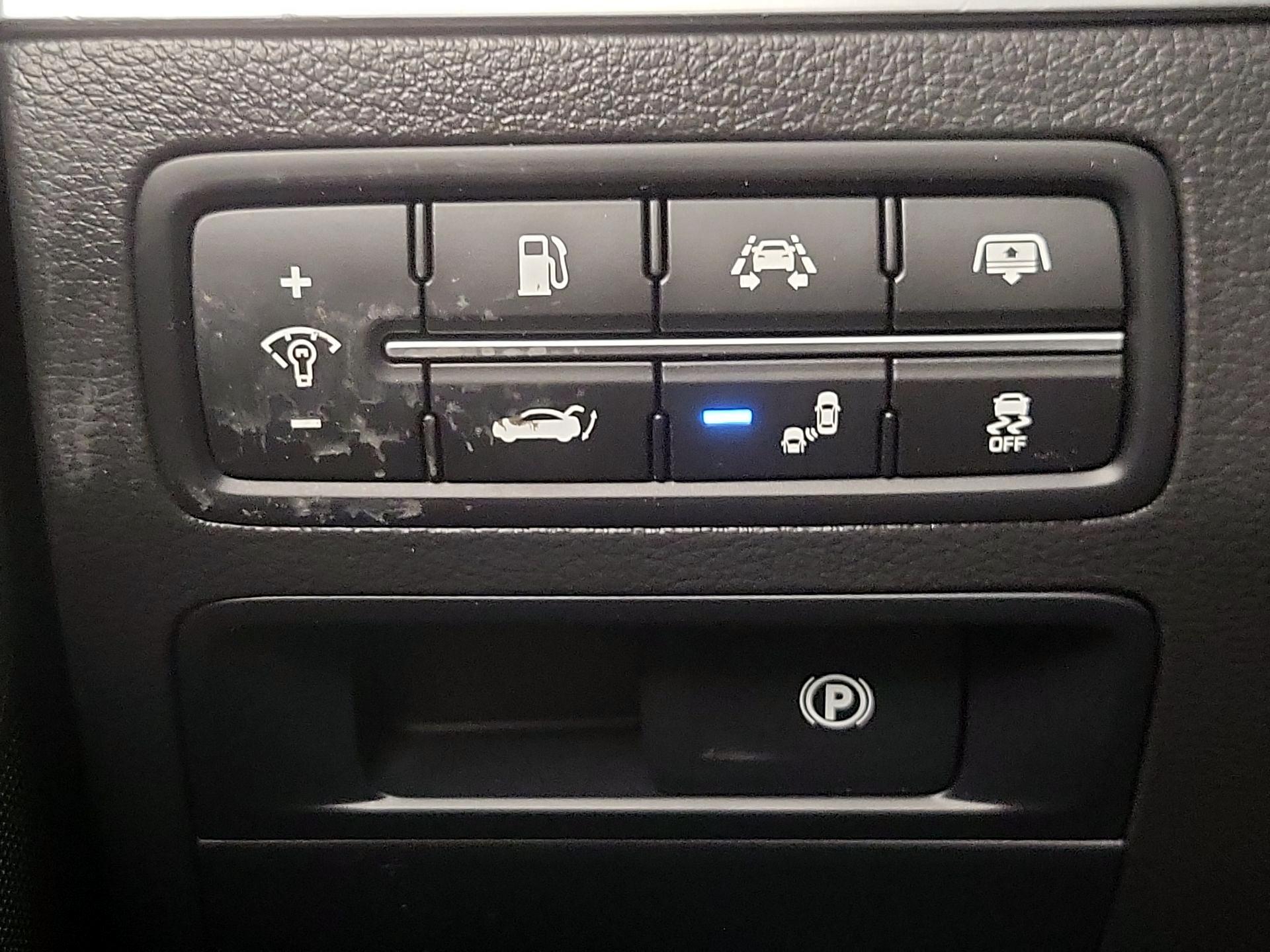 Thumbnail: 2019 Genesis G80 - 13