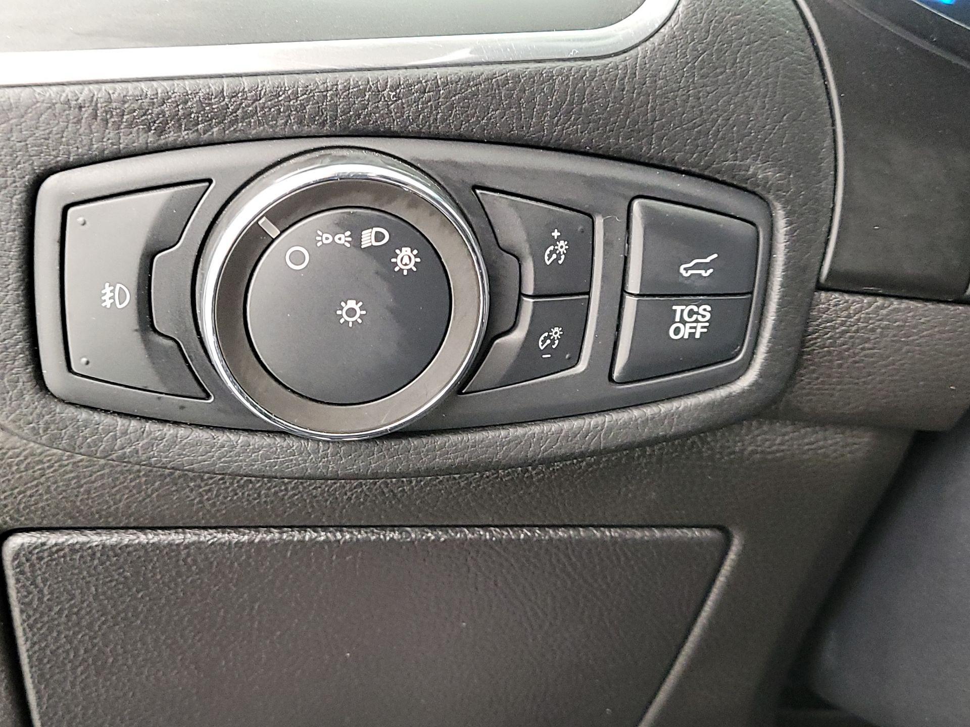 Thumbnail: 2022 Ford Edge - 13