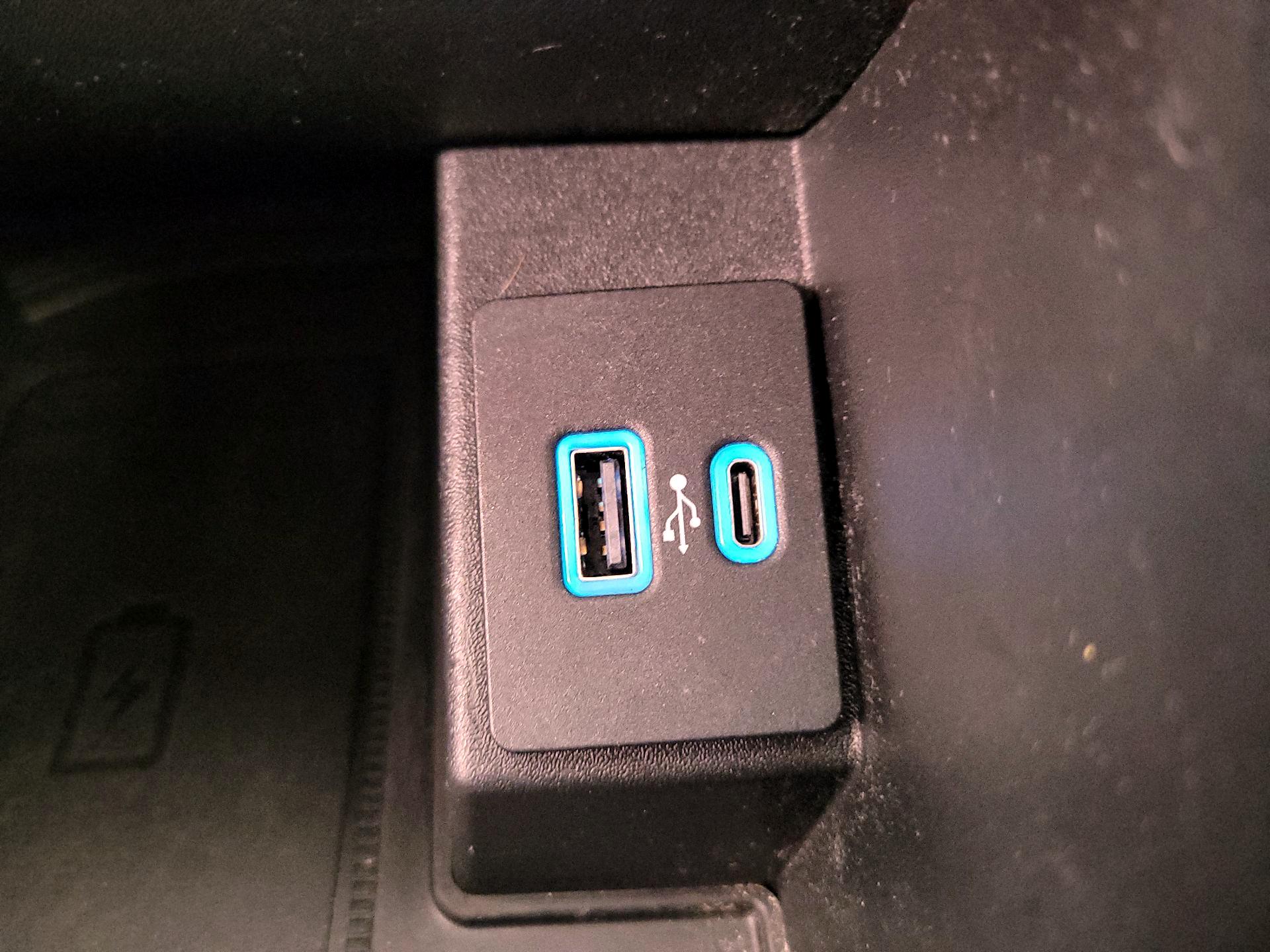 Thumbnail: 2022 Ford Edge - 18