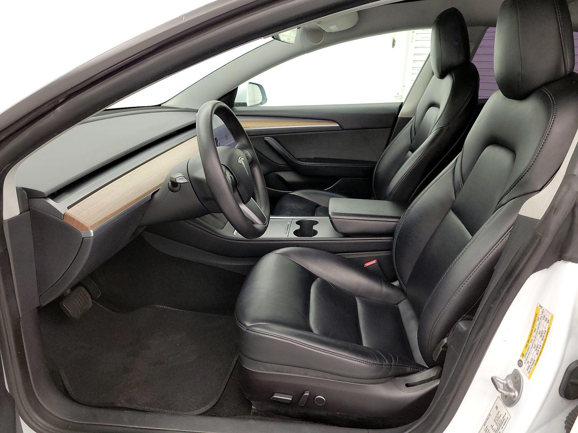 Thumbnail: 2022 Tesla Model 3 - 11