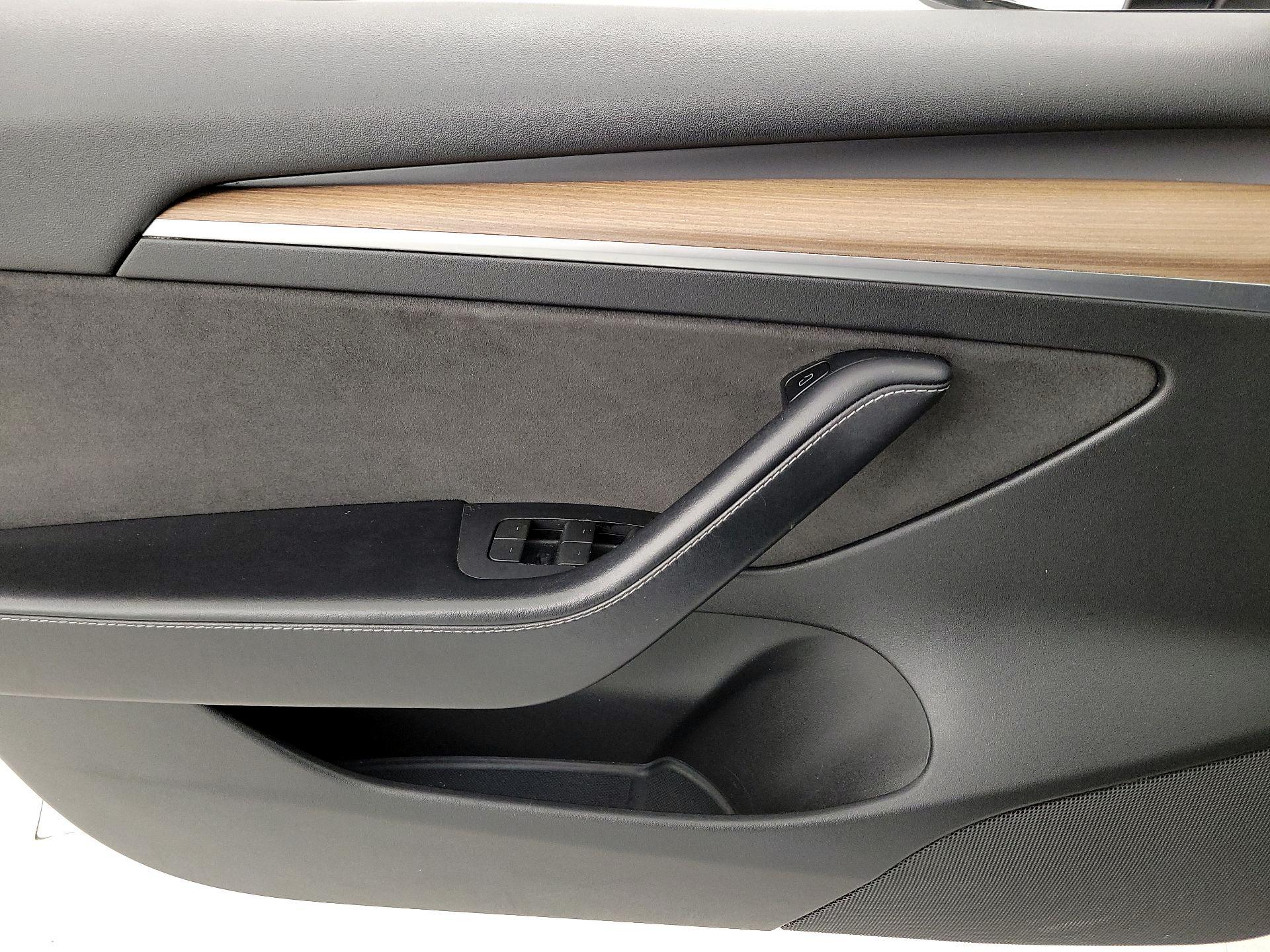 Thumbnail: 2022 Tesla Model 3 - 12