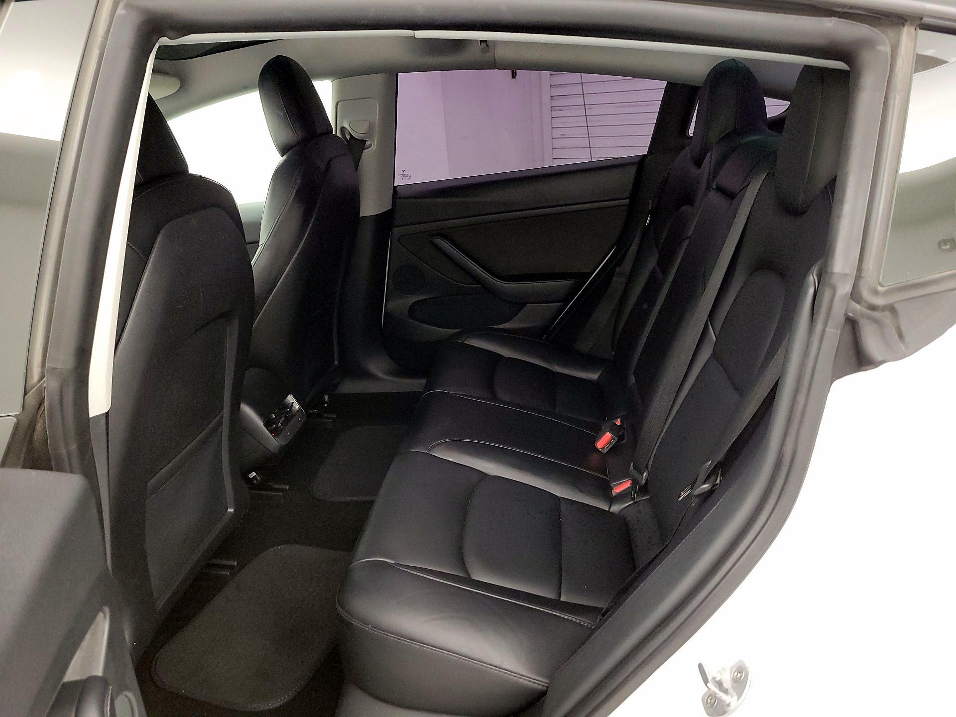 Thumbnail: 2022 Tesla Model 3 - 19