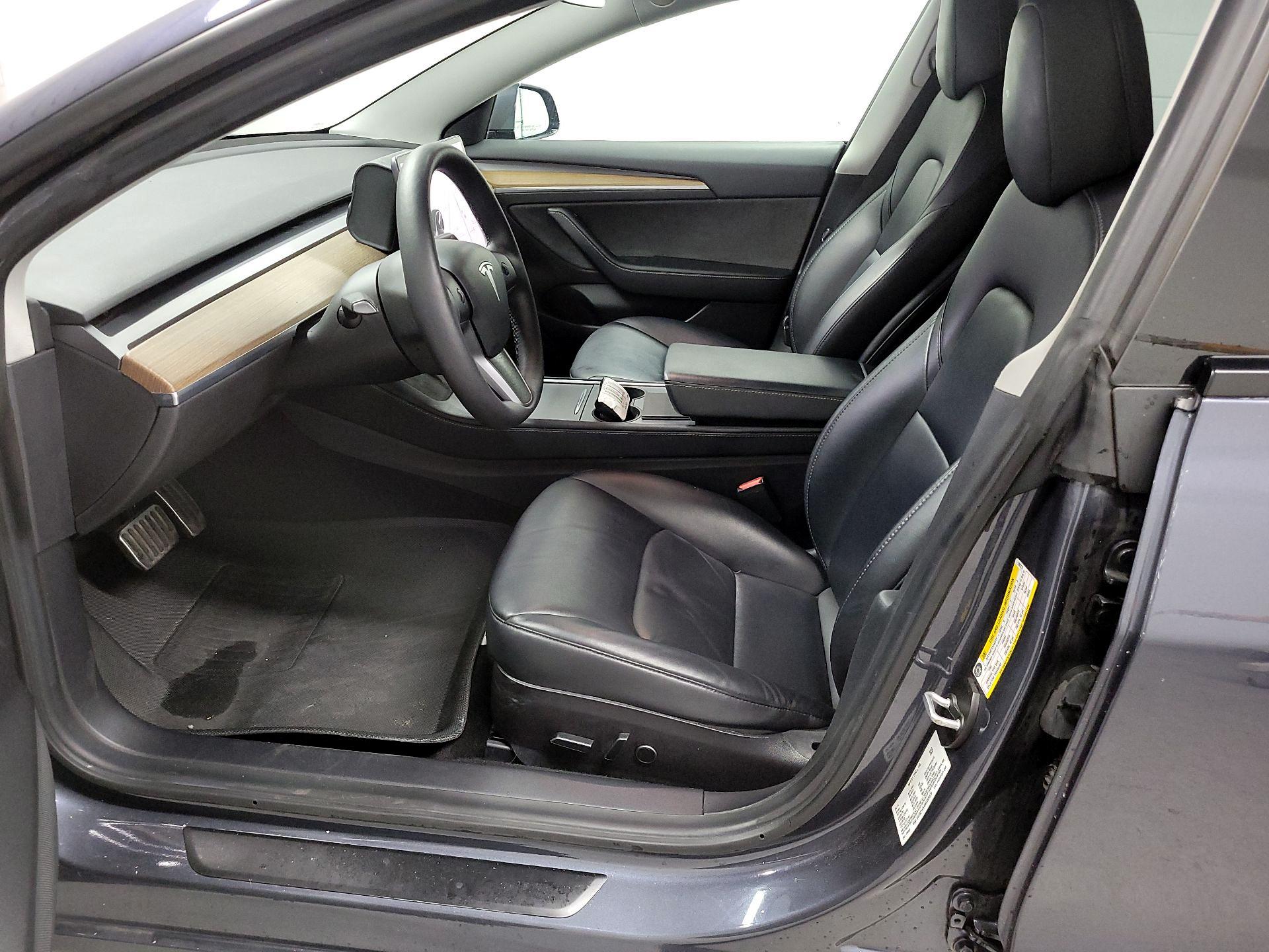 Thumbnail: 2021 Tesla Model 3 - 11