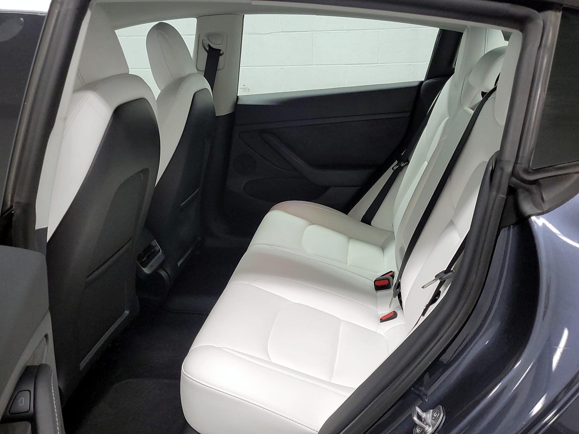 Thumbnail: 2022 Tesla Model 3 - 18