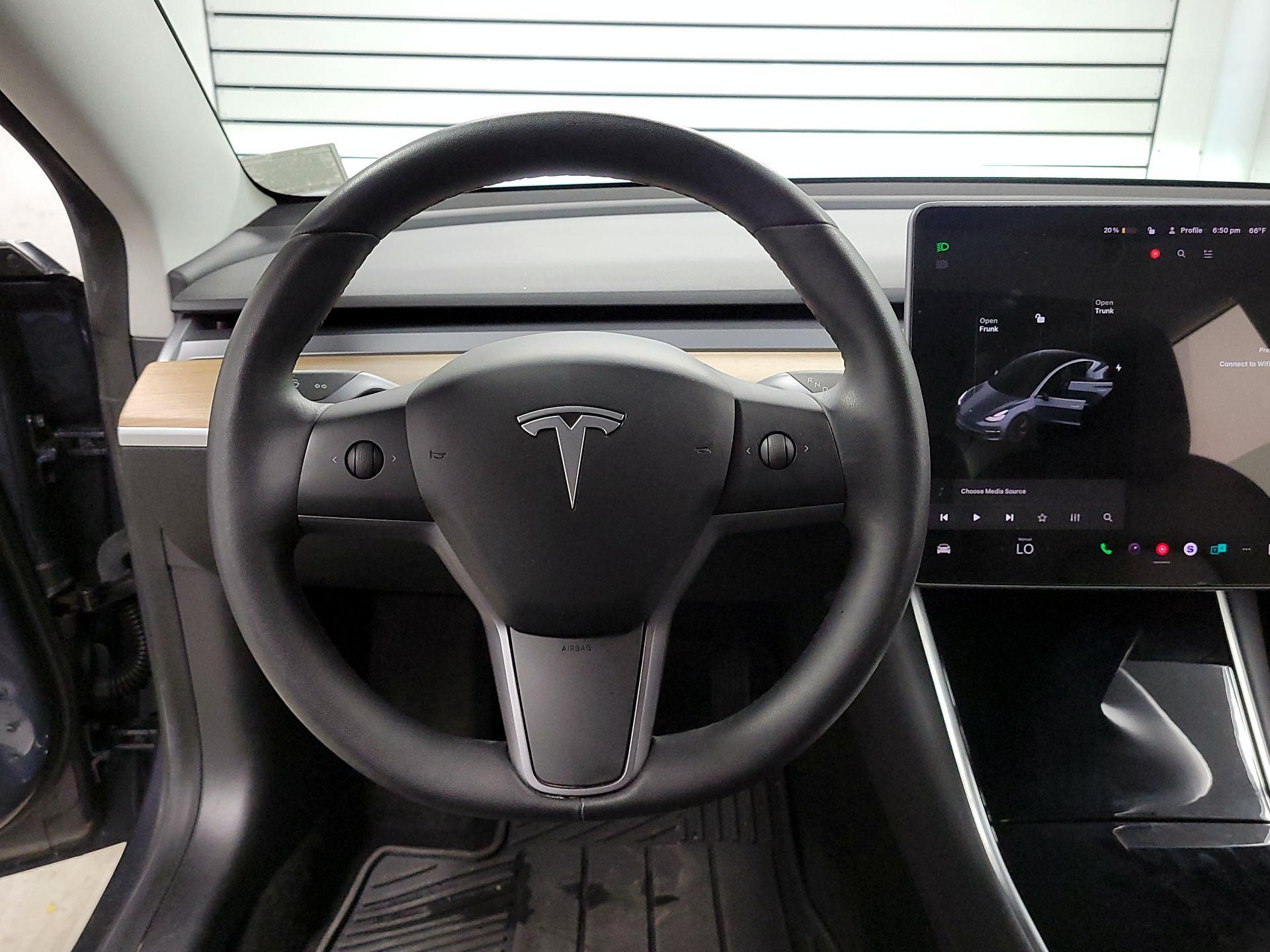 Thumbnail: 2020 Tesla Model 3 - 10