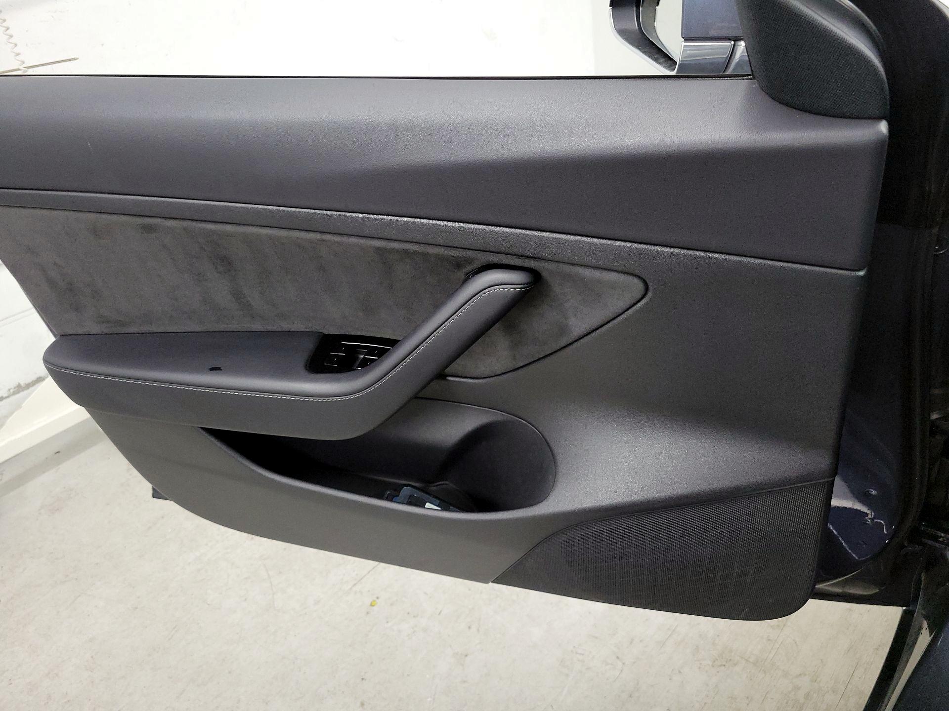 Thumbnail: 2020 Tesla Model 3 - 12