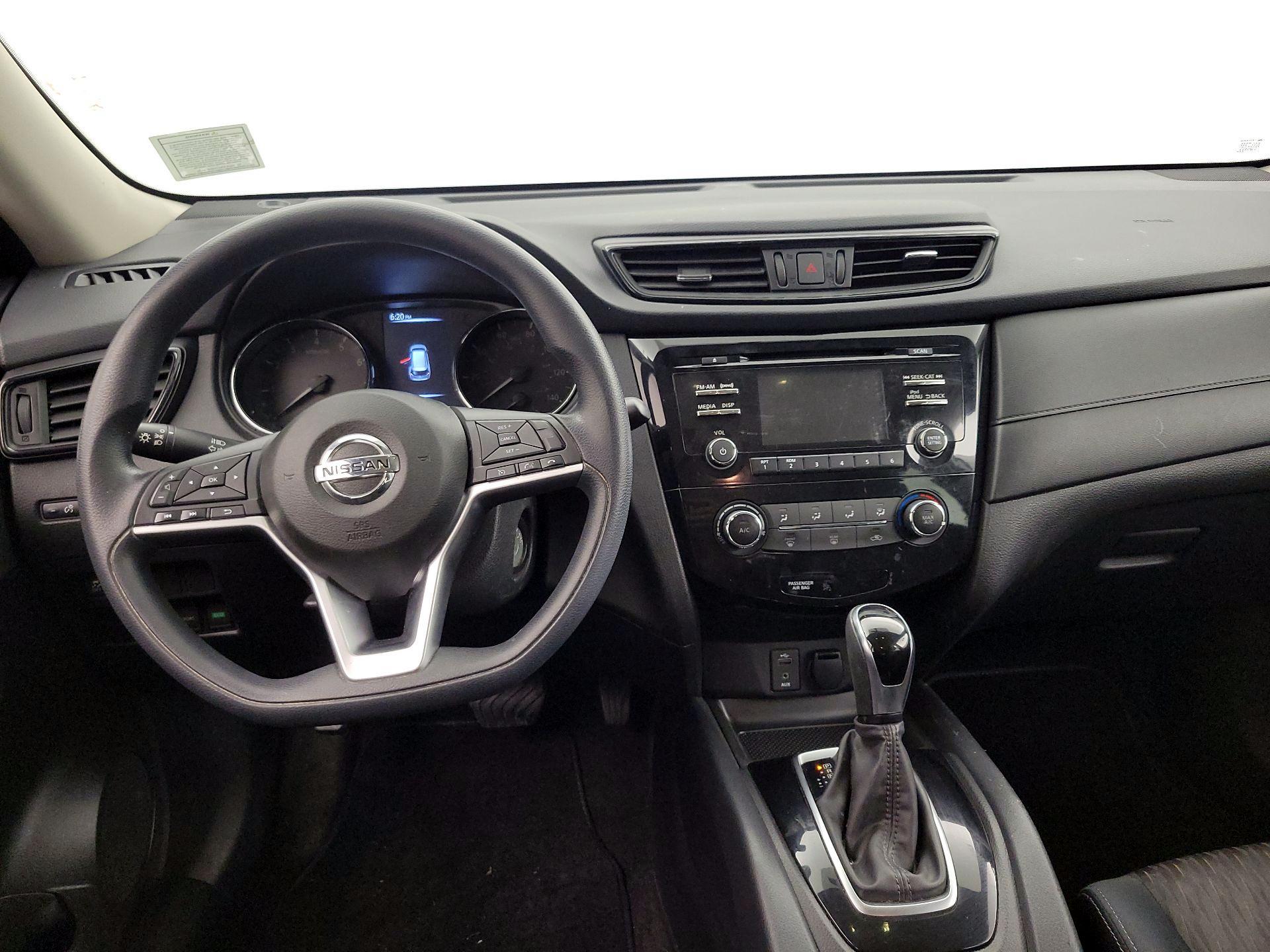 Thumbnail: 2017 Nissan Rogue - 9