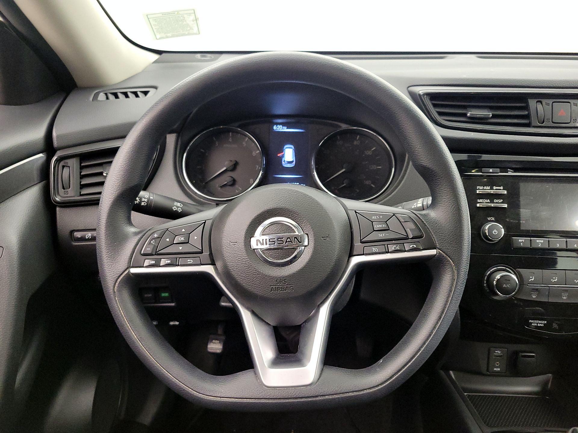 Thumbnail: 2017 Nissan Rogue - 10