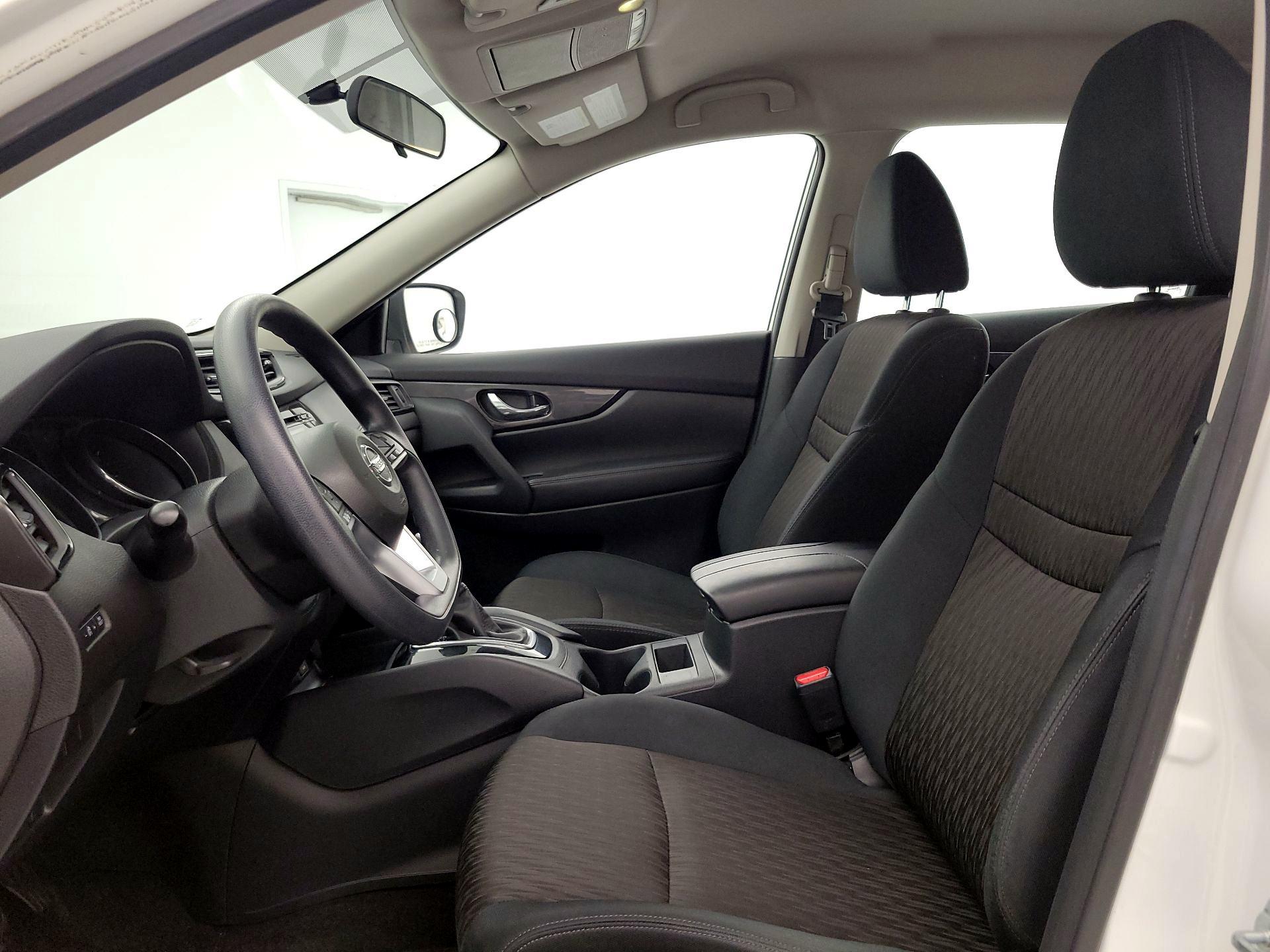 Thumbnail: 2017 Nissan Rogue - 11