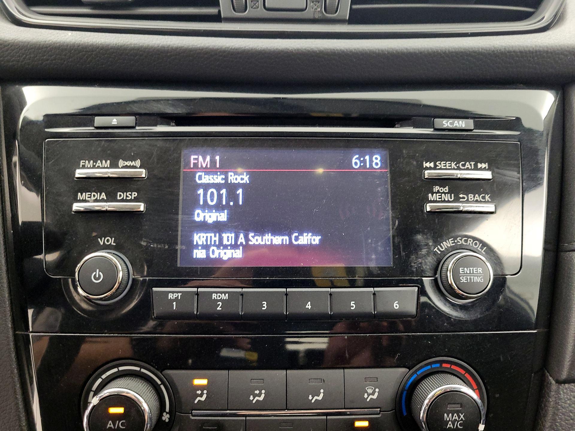 Thumbnail: 2017 Nissan Rogue - 15