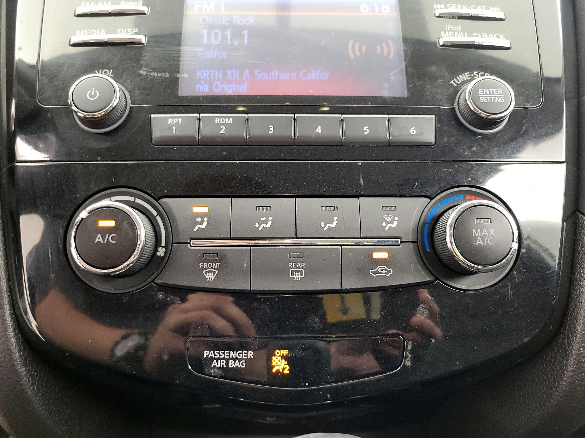 Thumbnail: 2017 Nissan Rogue - 16