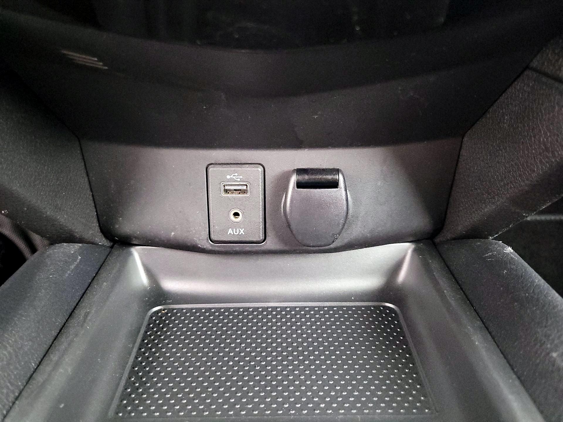 Thumbnail: 2017 Nissan Rogue - 18