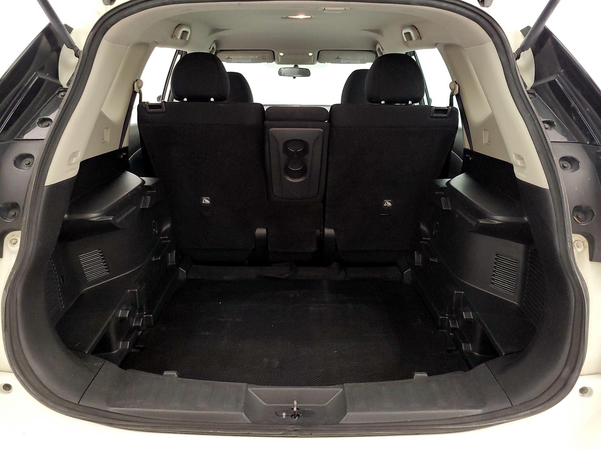 Thumbnail: 2017 Nissan Rogue - 20