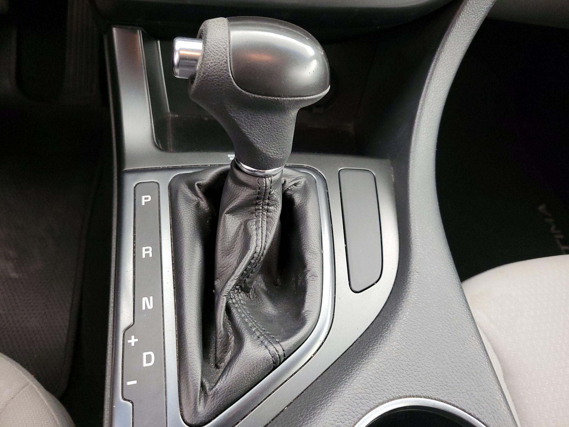 Thumbnail: 2015 Kia Optima - 17