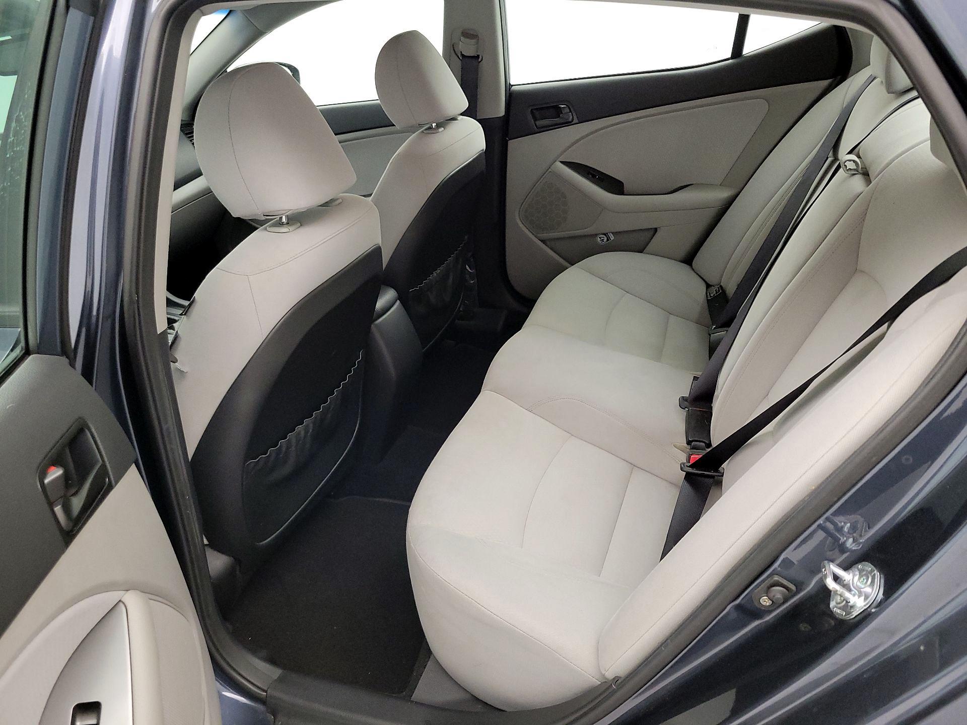 Thumbnail: 2015 Kia Optima - 18