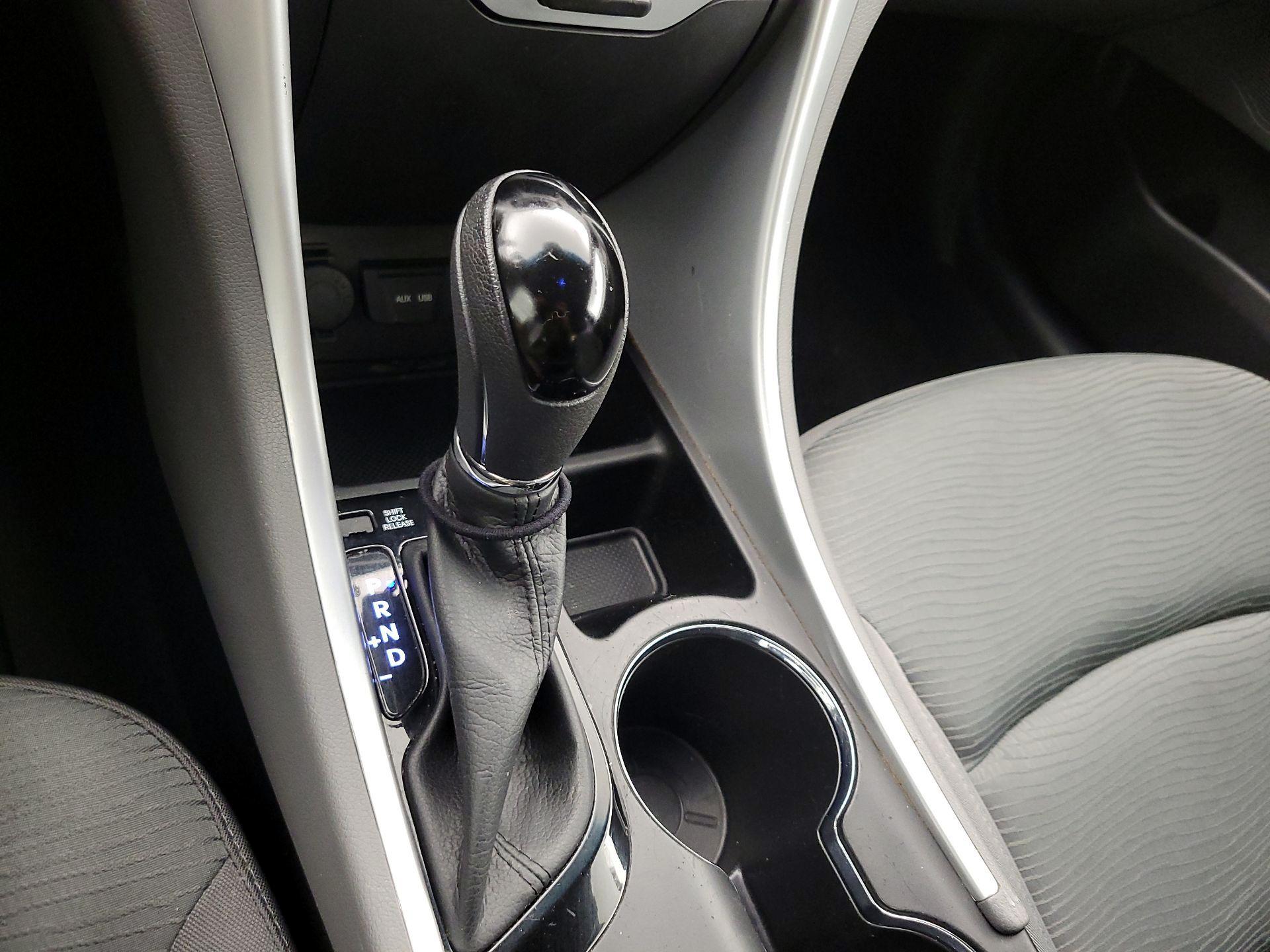 Thumbnail: 2015 Hyundai Sonata - 16