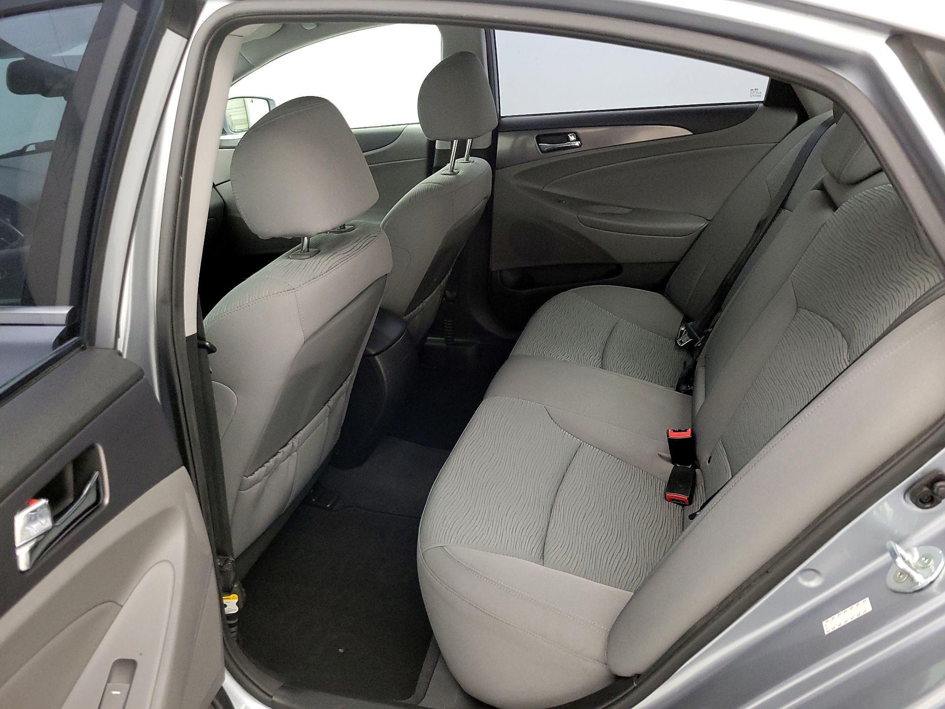 Thumbnail: 2015 Hyundai Sonata - 17