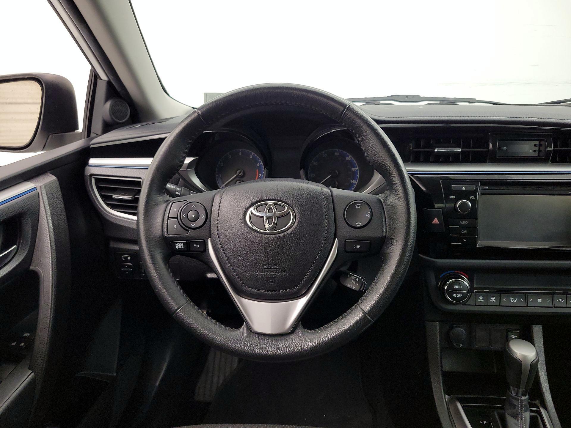 Thumbnail: 2015 Toyota Corolla - 10