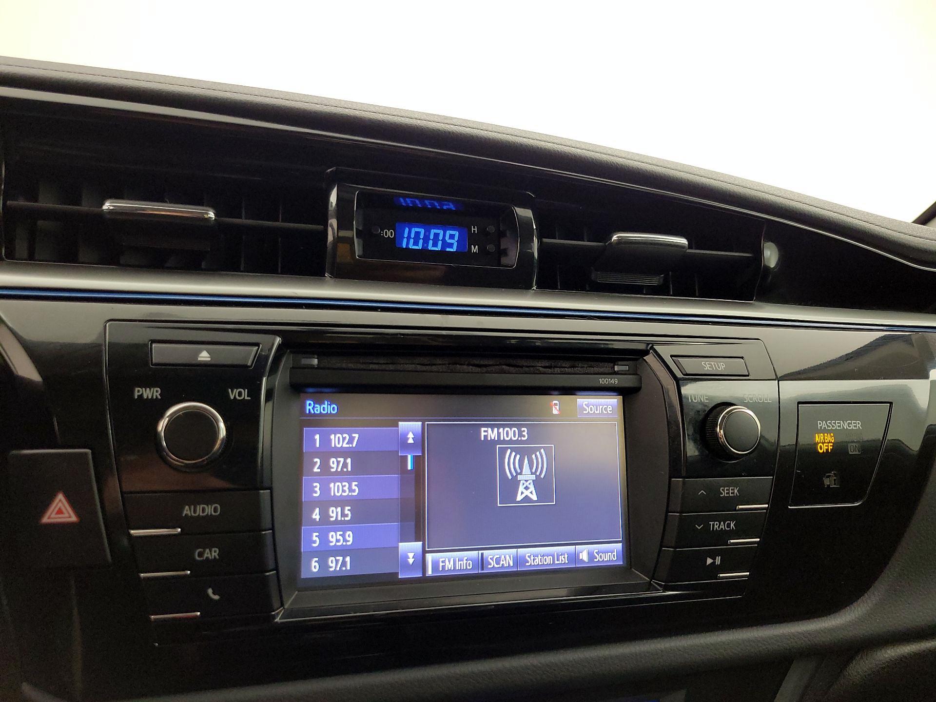 Thumbnail: 2015 Toyota Corolla - 15