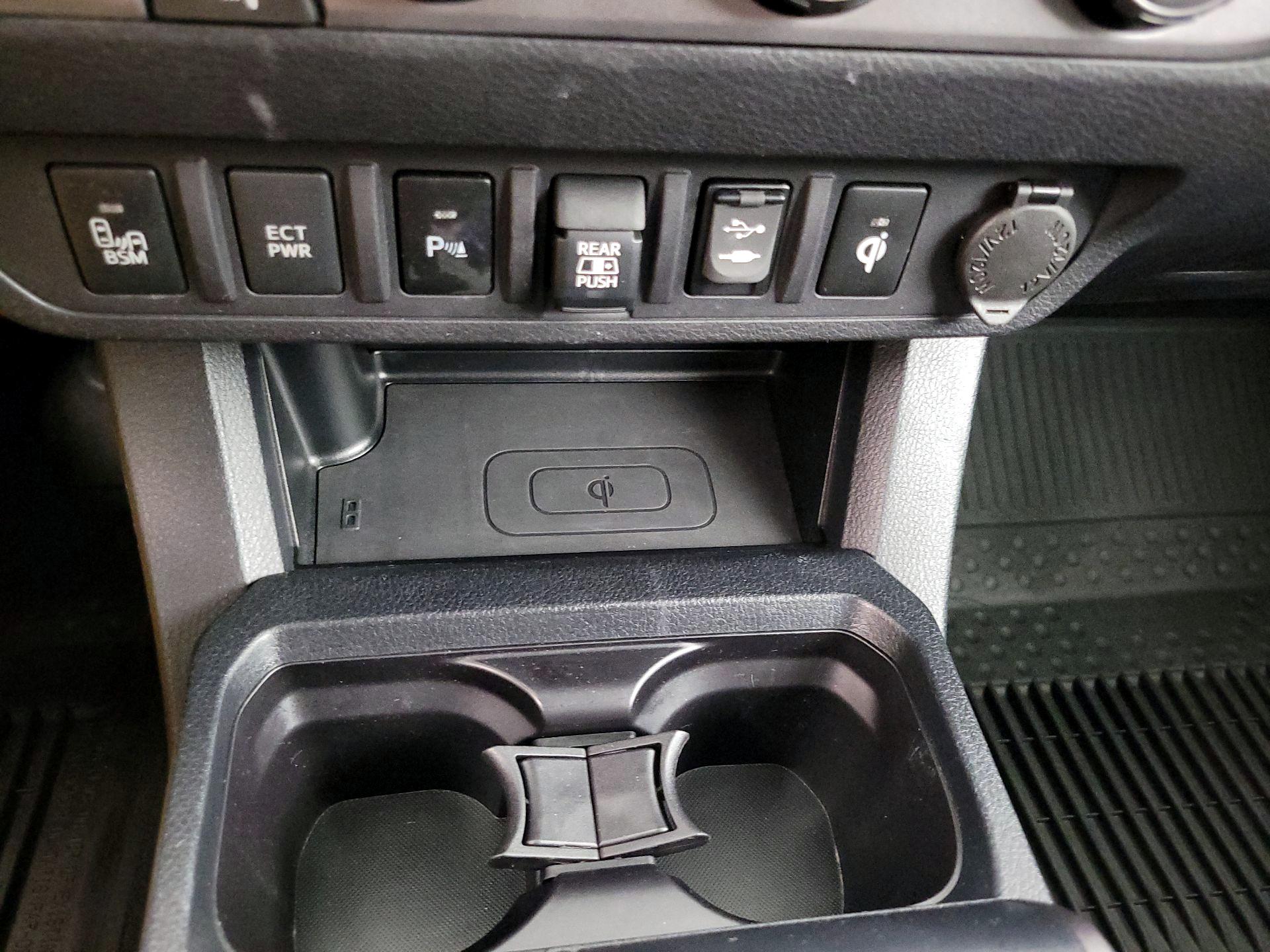 Thumbnail: 2019 Toyota Tacoma - 19