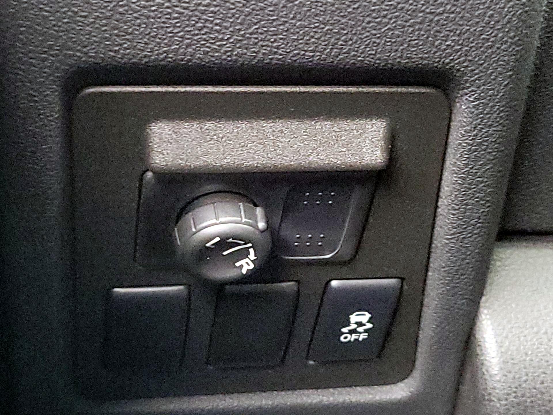 Thumbnail: 2015 Nissan Rogue - 13