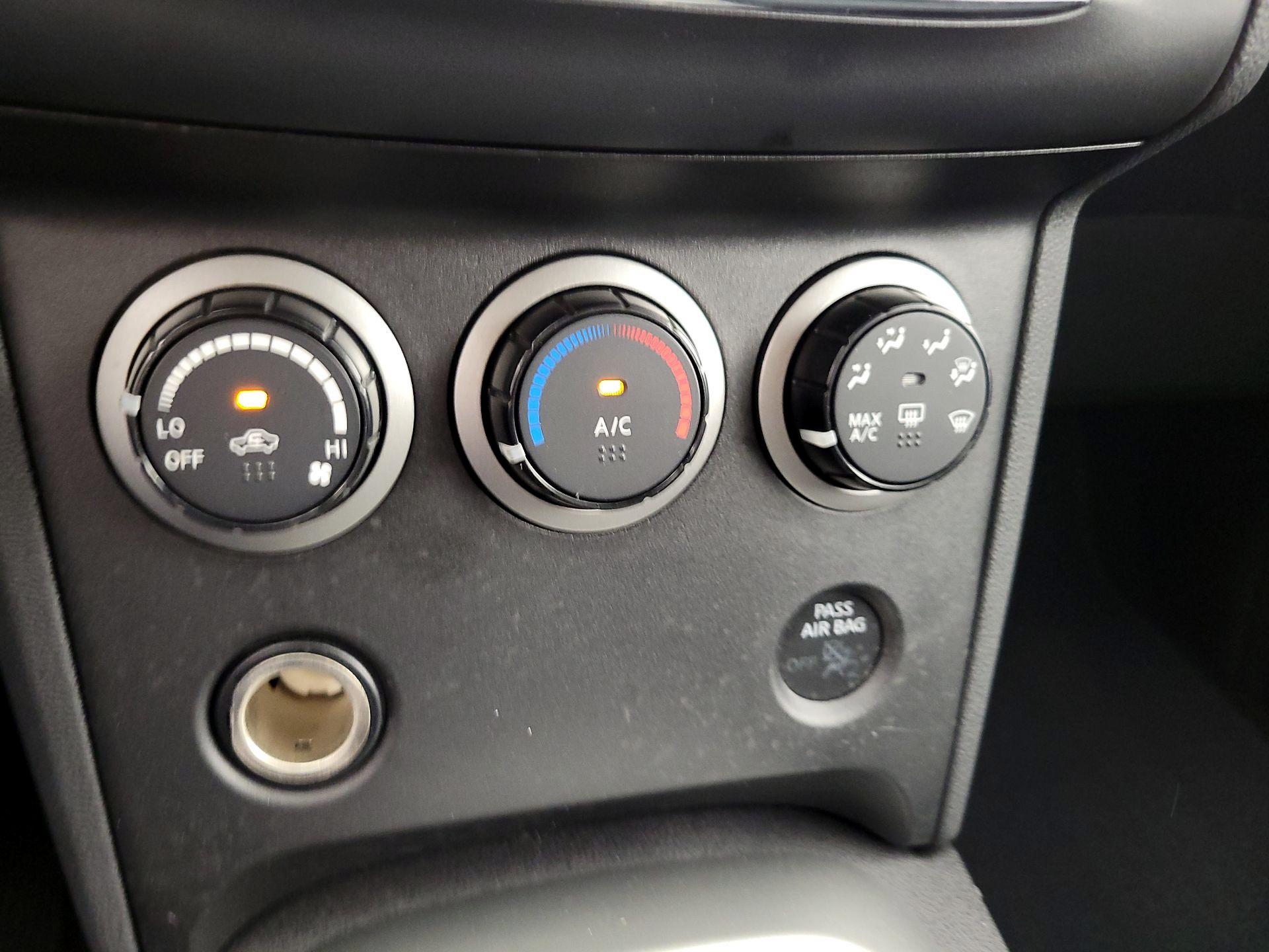 Thumbnail: 2015 Nissan Rogue - 16