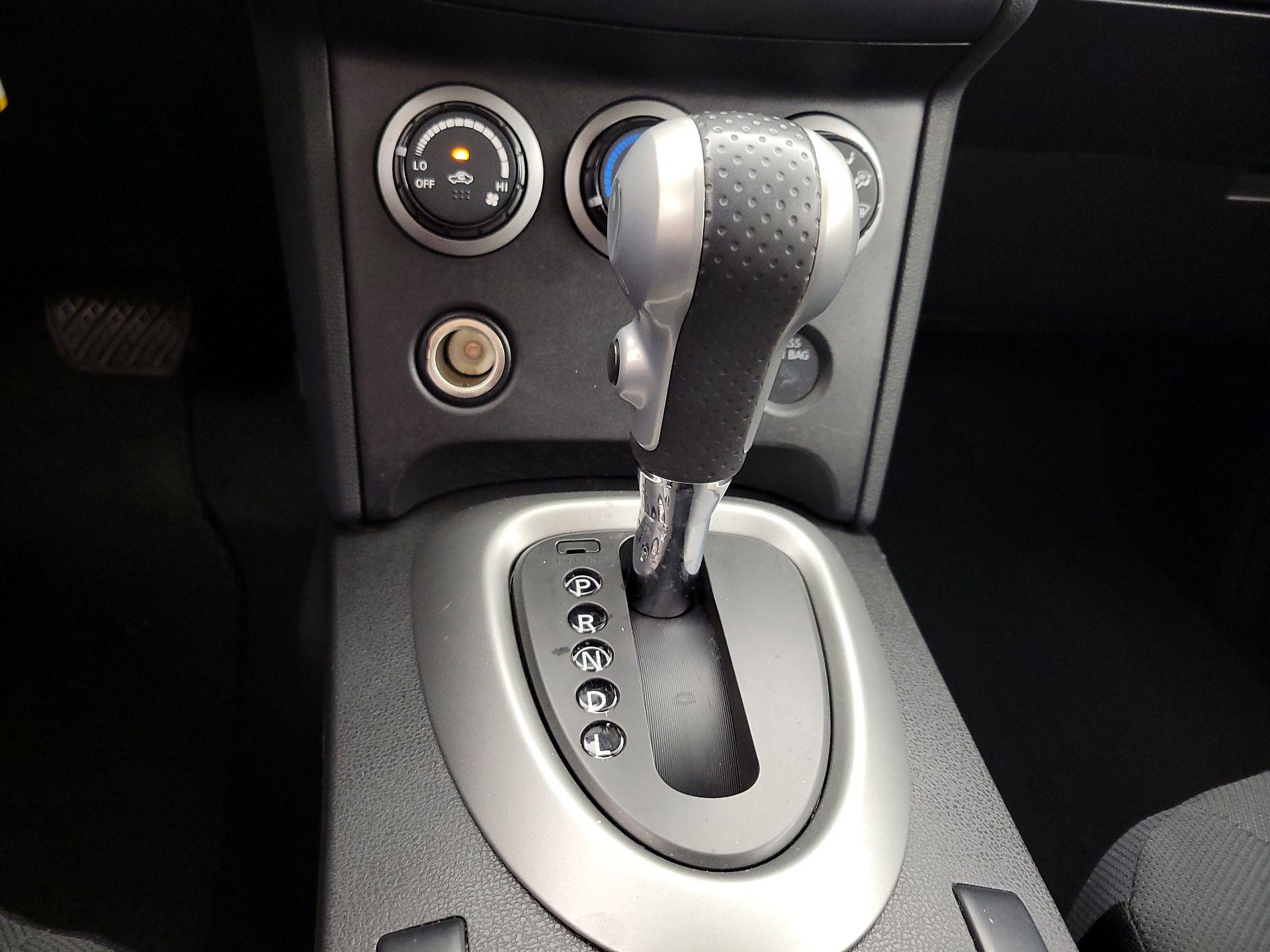 Thumbnail: 2015 Nissan Rogue - 17