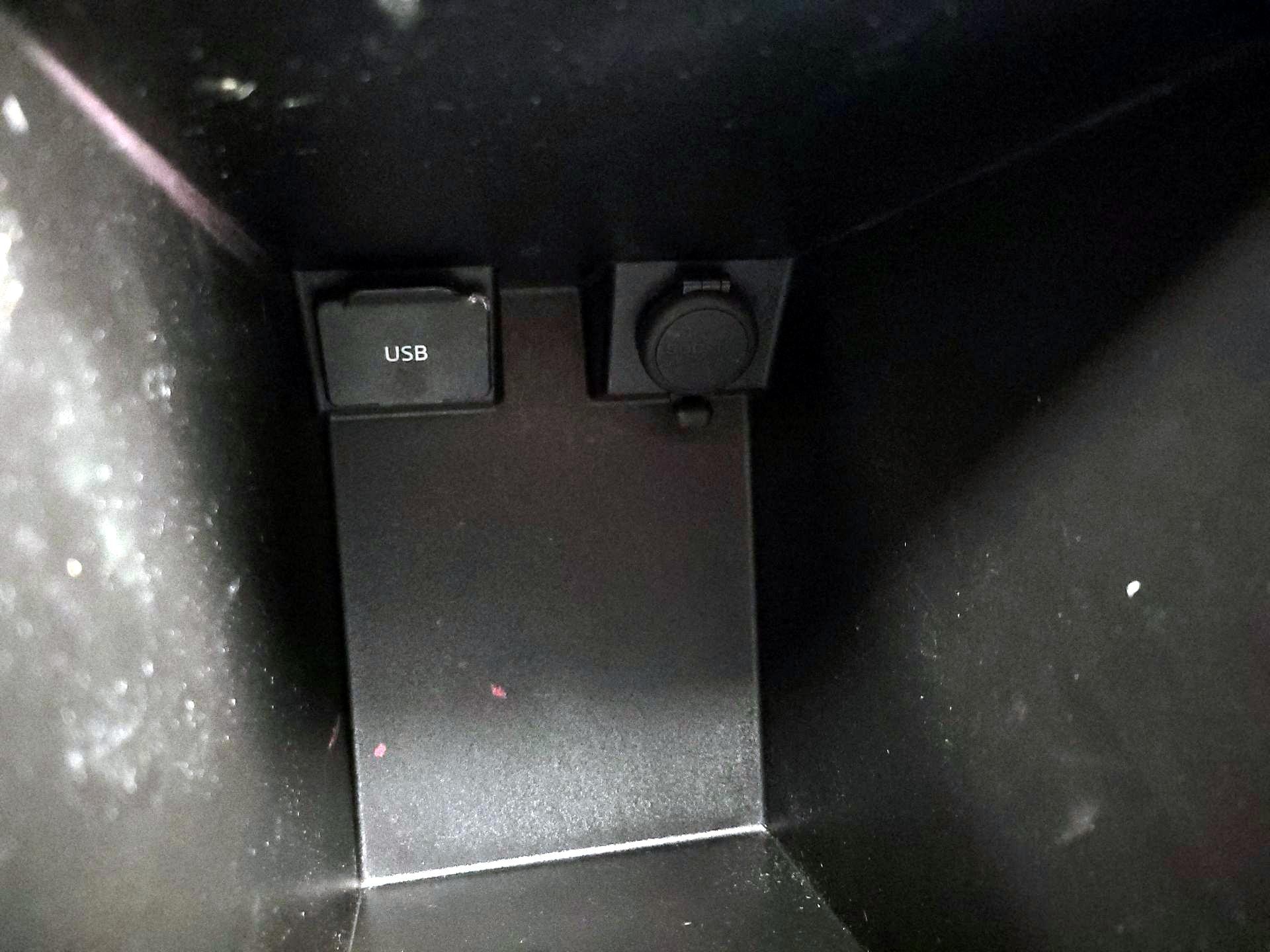 Thumbnail: 2015 Nissan Rogue - 18