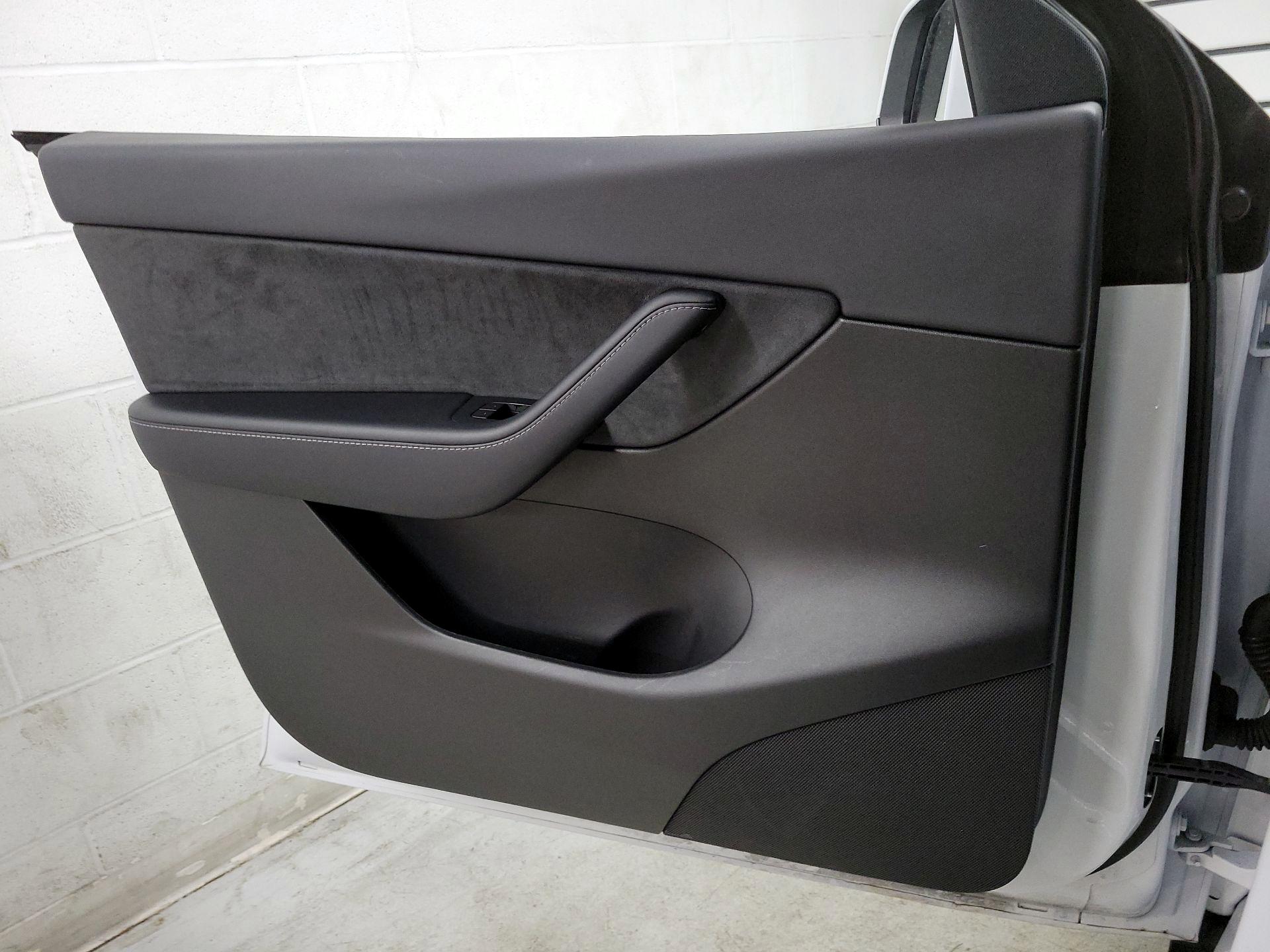 Thumbnail: 2022 Tesla Model Y - 12