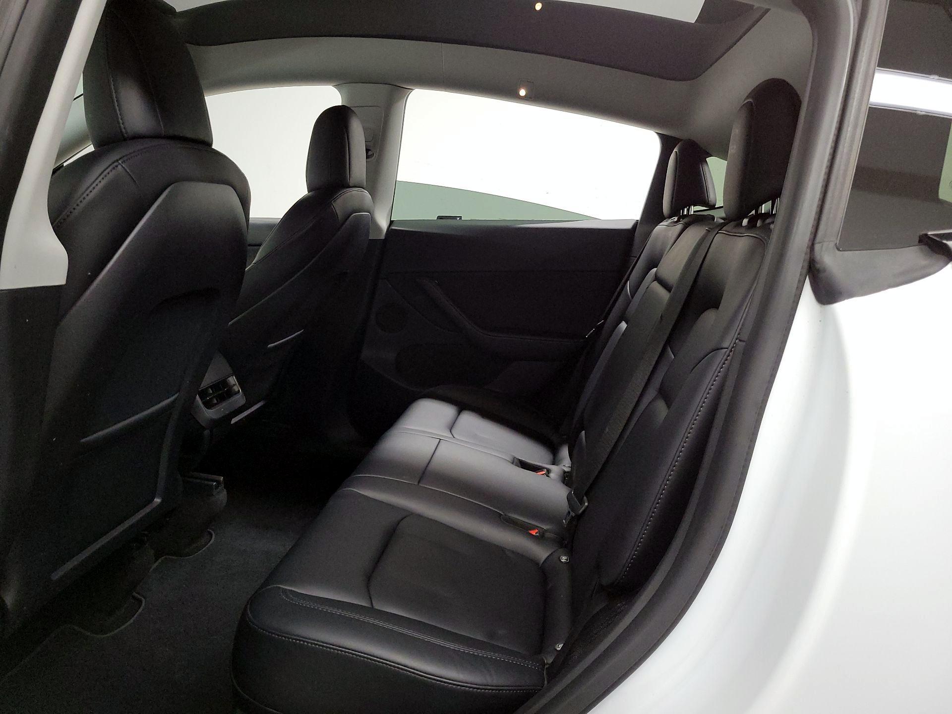 Thumbnail: 2022 Tesla Model Y - 17