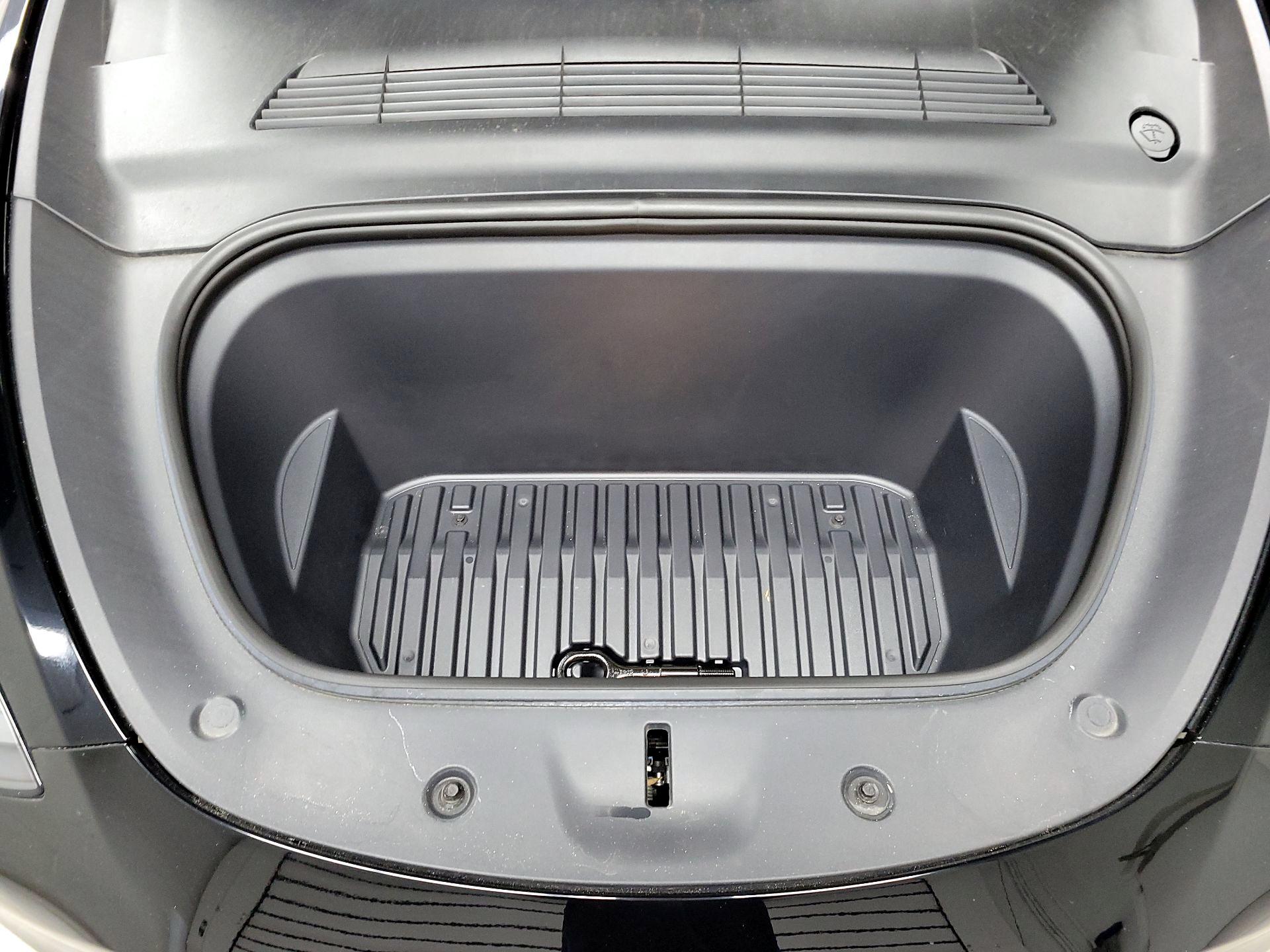 Thumbnail: 2022 Tesla Model Y - 18