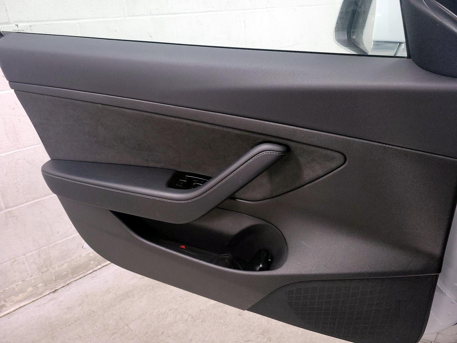 Thumbnail: 2020 Tesla Model 3 - 12