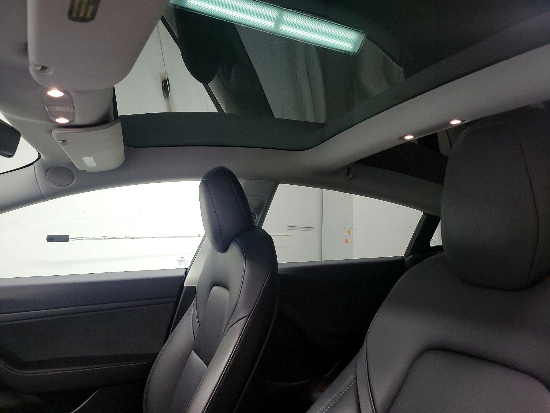 Thumbnail: 2020 Tesla Model 3 - 17