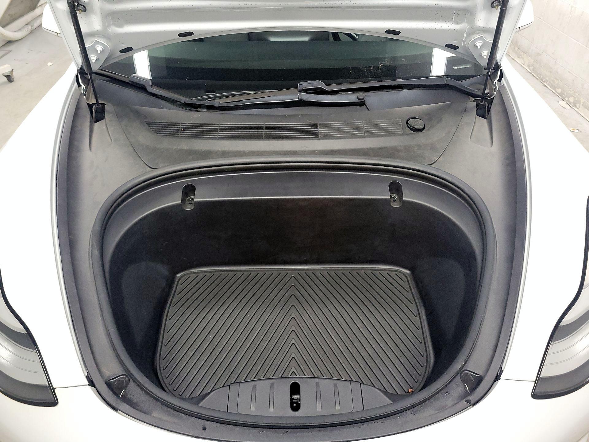 Thumbnail: 2020 Tesla Model 3 - 20