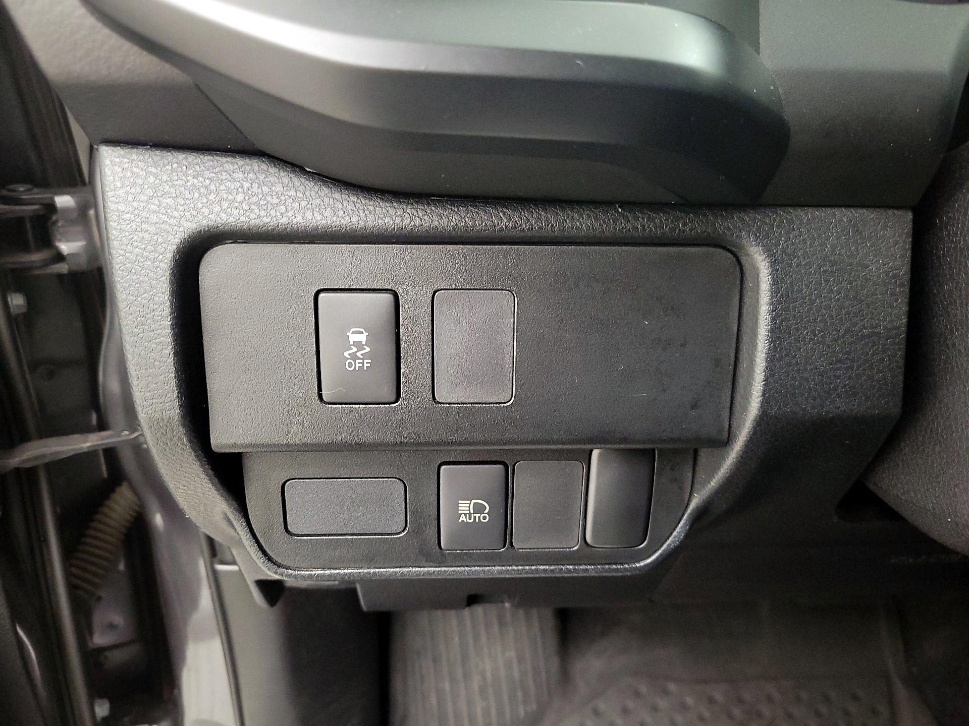 Thumbnail: 2020 Toyota Tacoma - 13