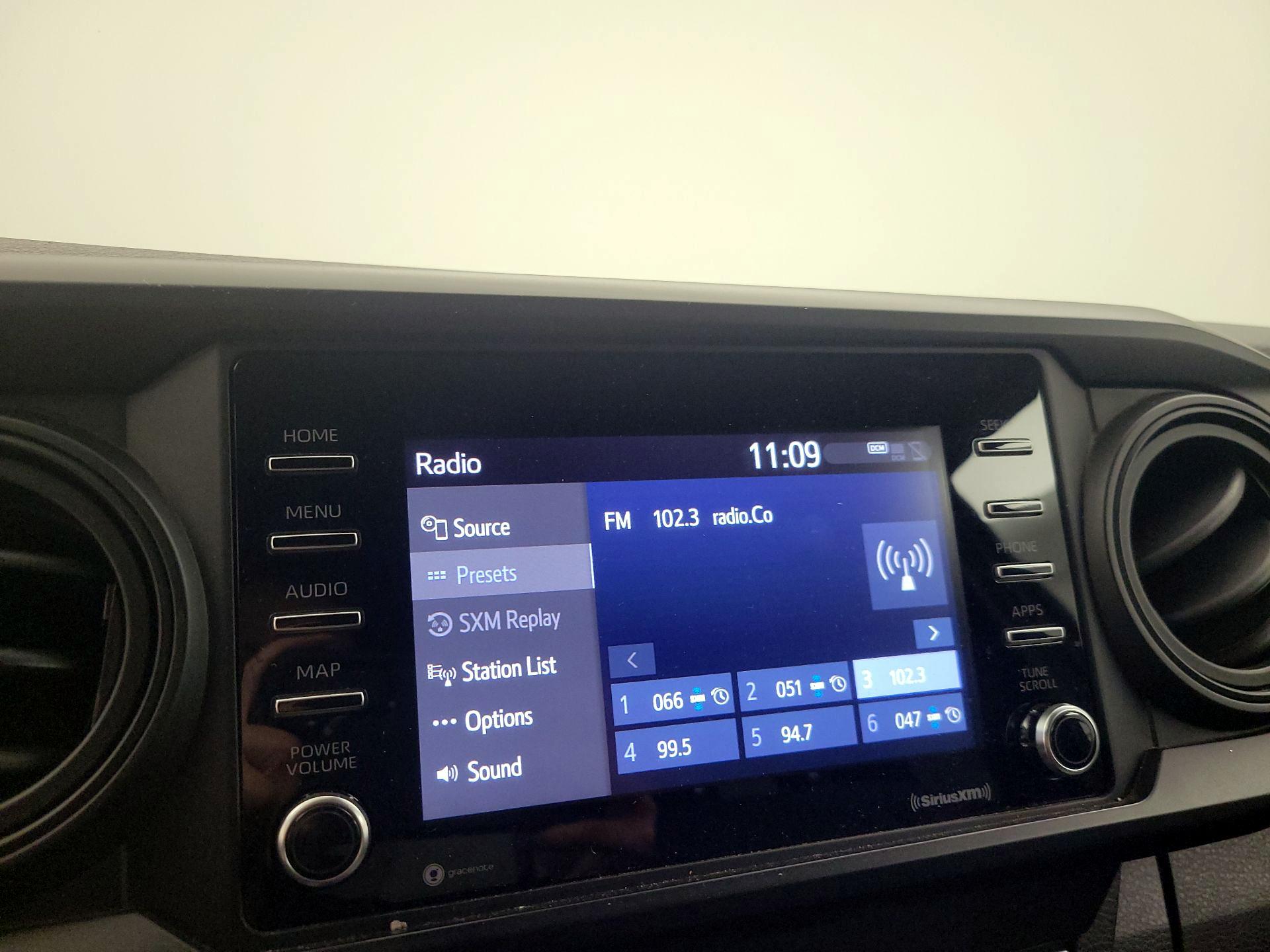 Thumbnail: 2020 Toyota Tacoma - 15