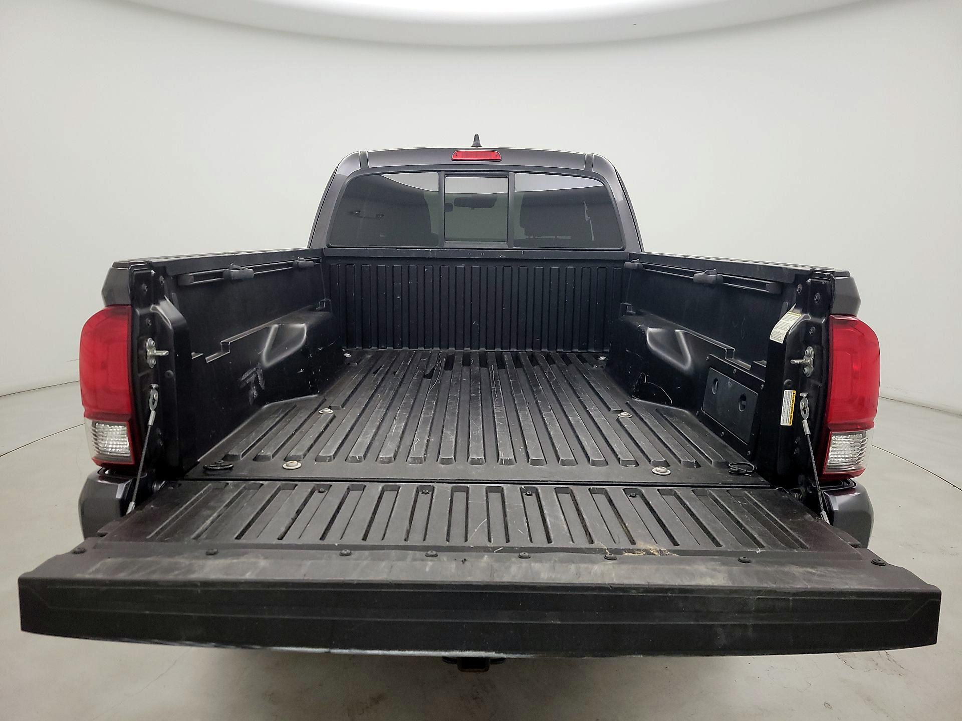 Thumbnail: 2020 Toyota Tacoma - 20