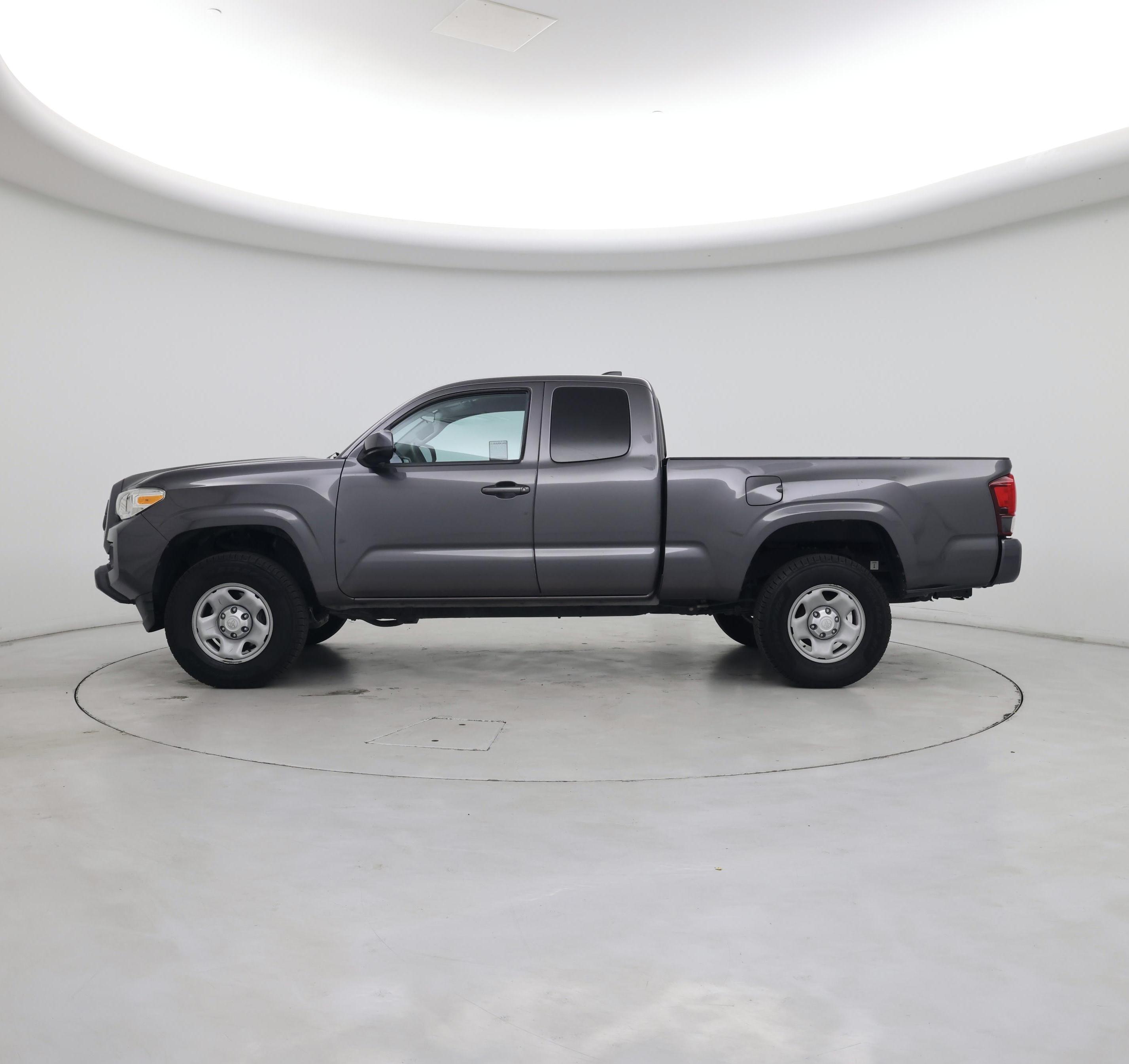 Thumbnail: 2020 Toyota Tacoma - 3