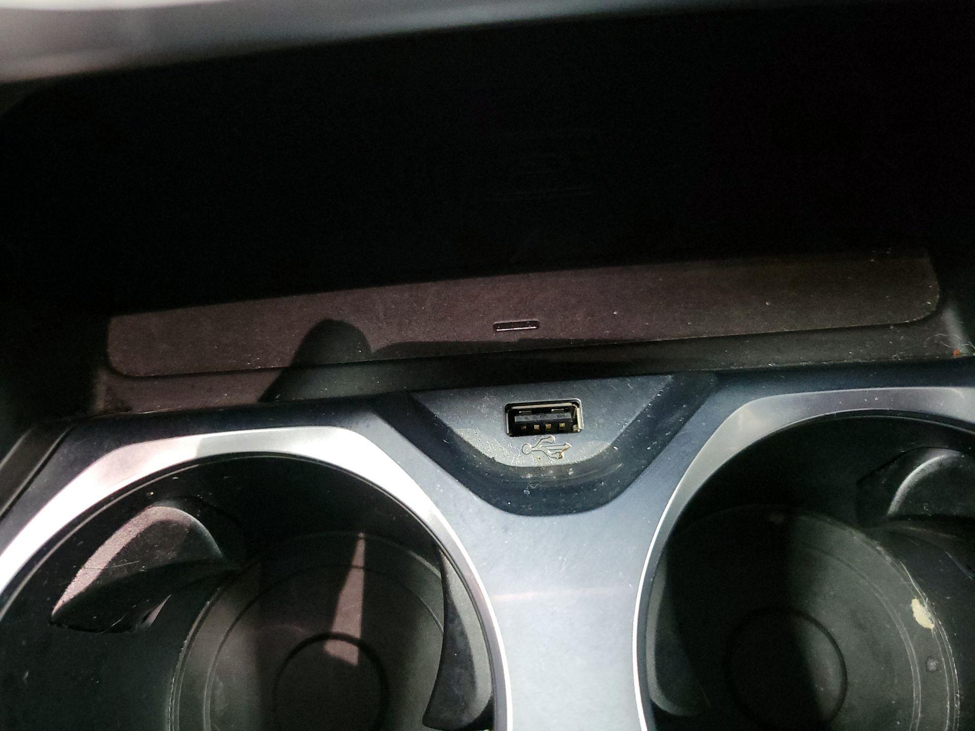 Thumbnail: 2022 BMW M8 - 19