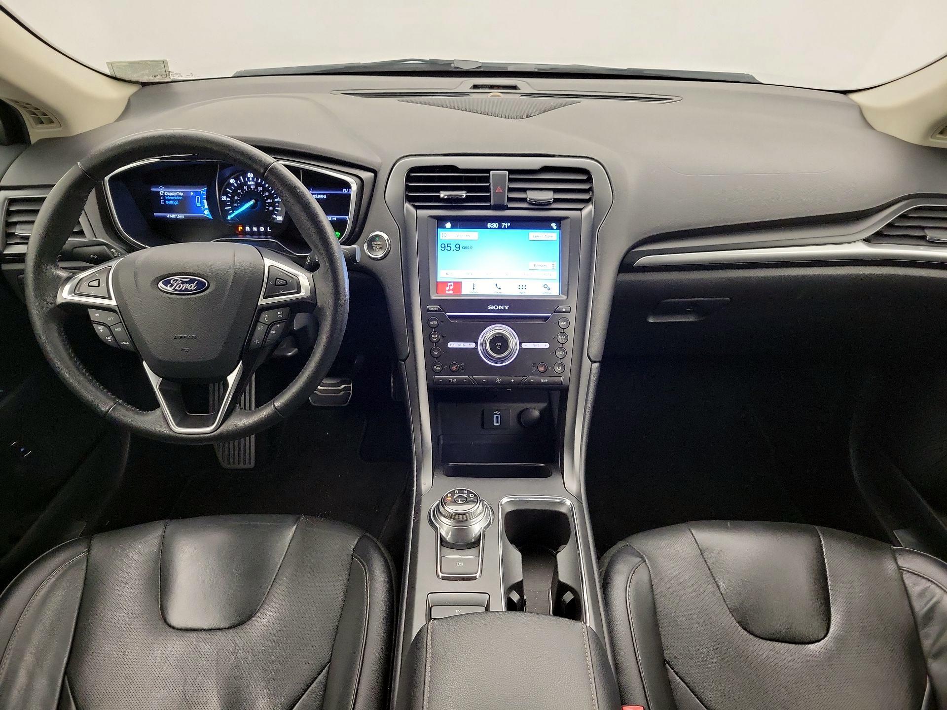 Thumbnail: 2017 Ford Fusion - 9